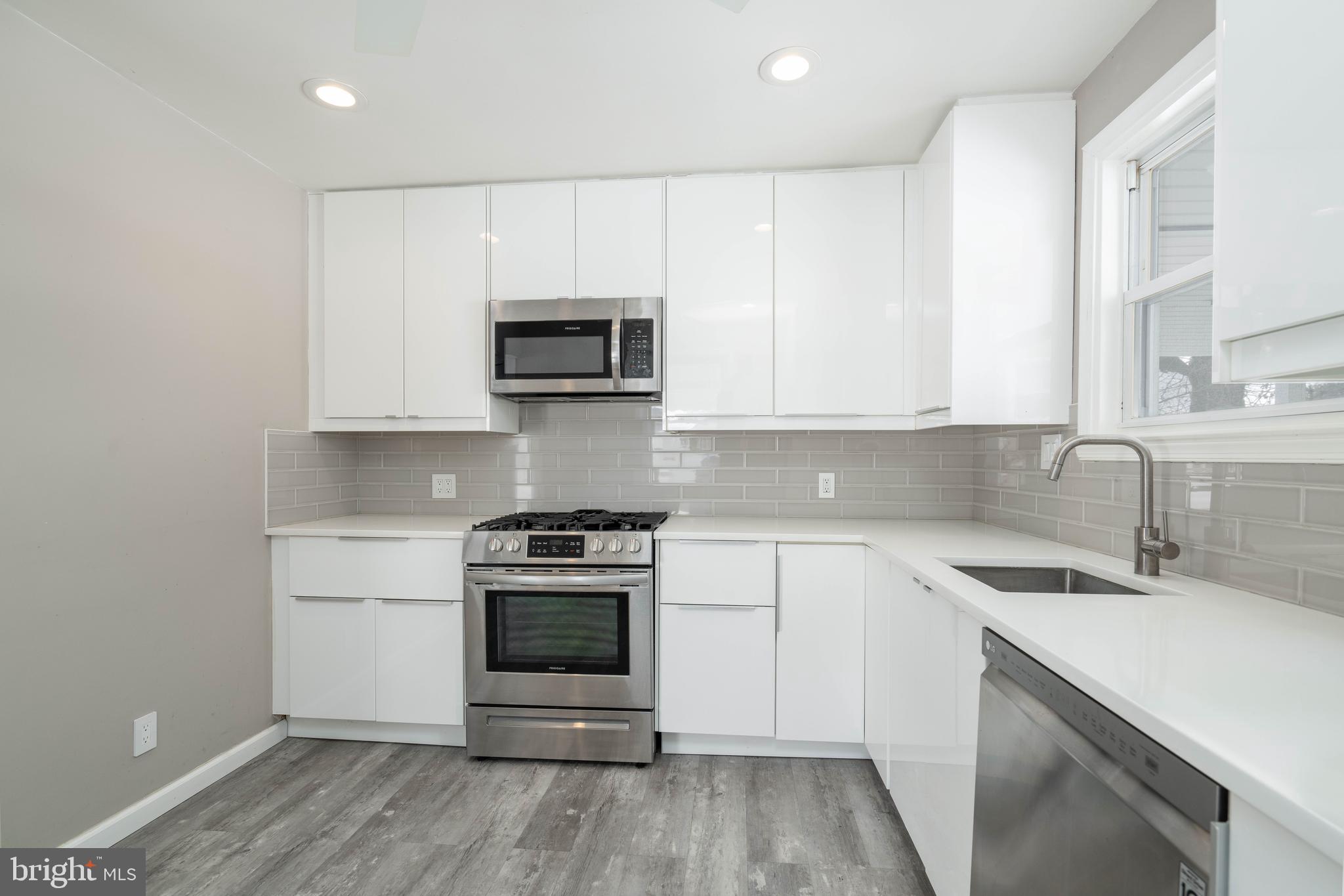 ACADEMY GARDENS - Residential