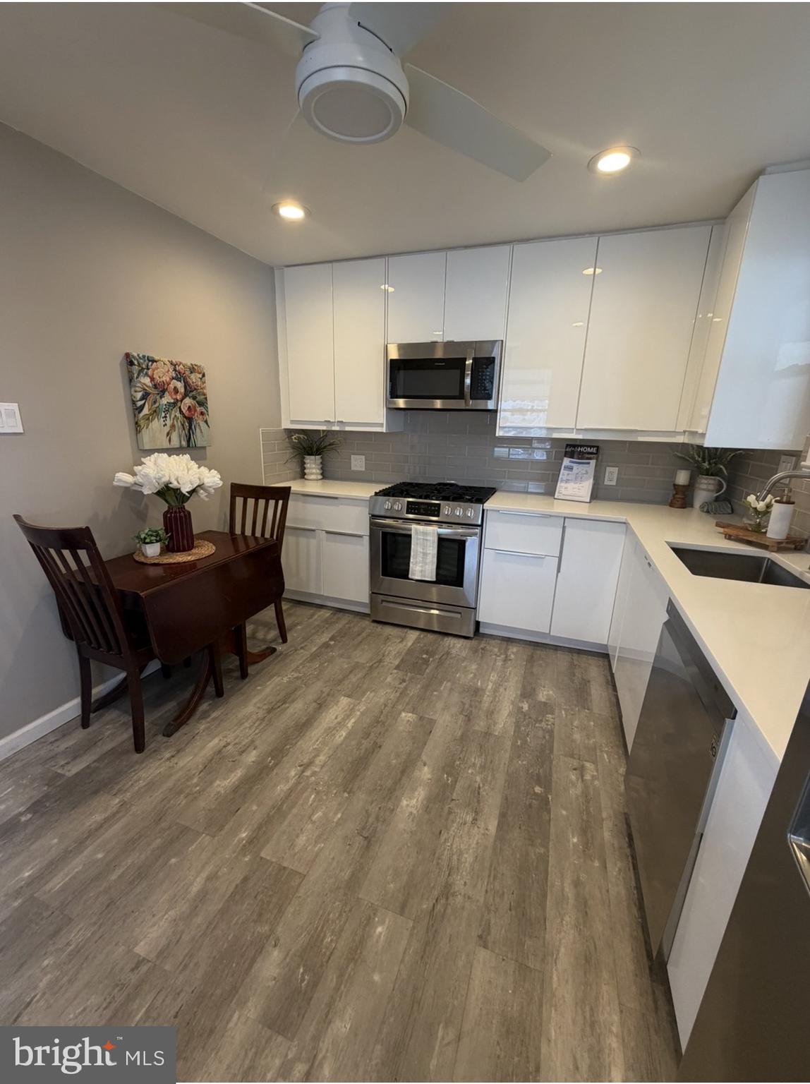 ACADEMY GARDENS - Residential