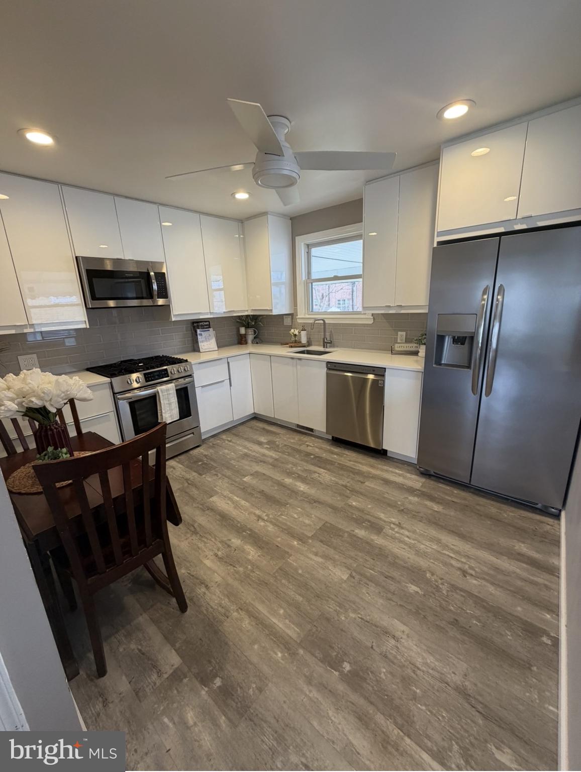 ACADEMY GARDENS - Residential