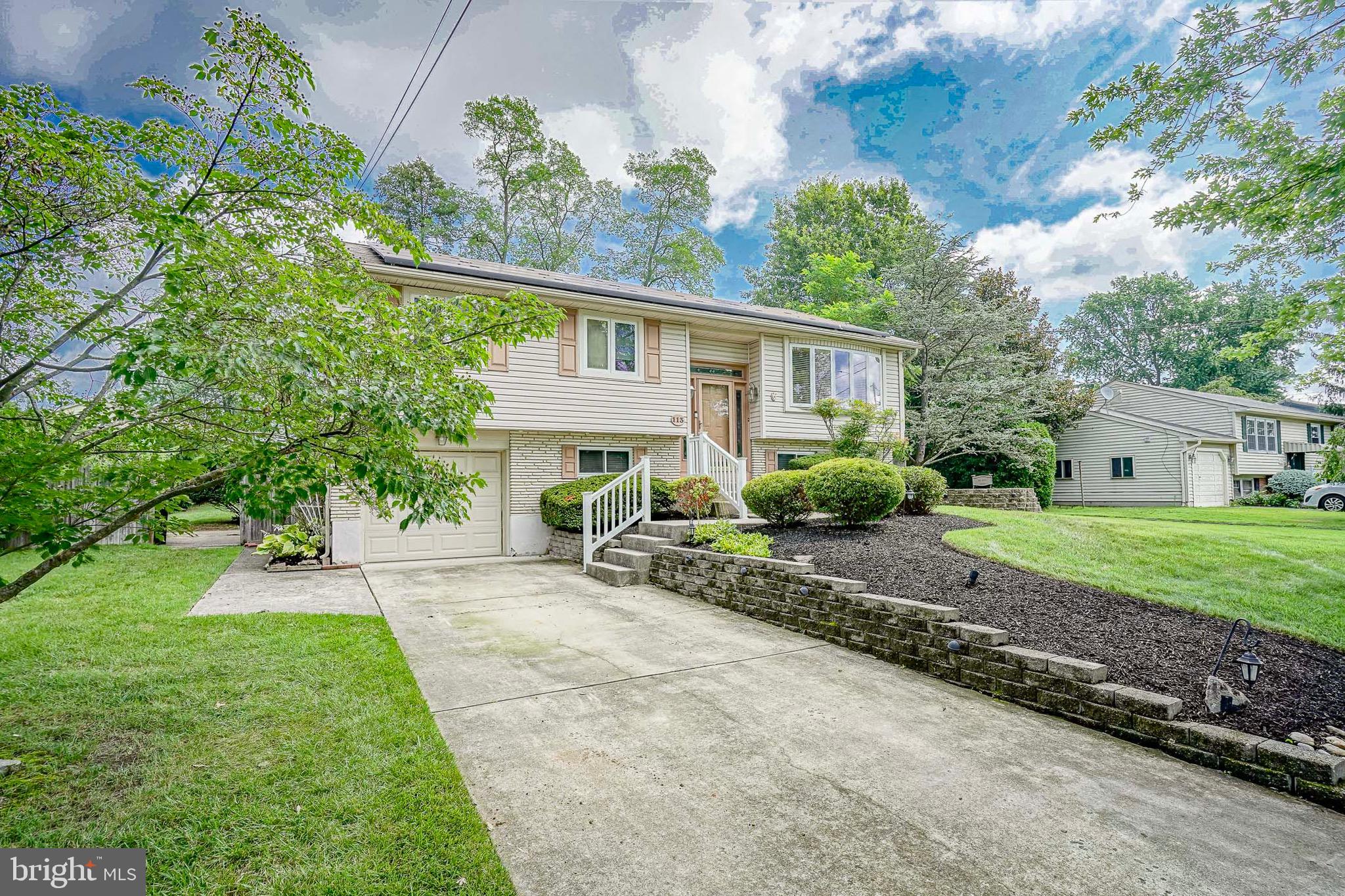 113 SHERBROOK BOULEVARD