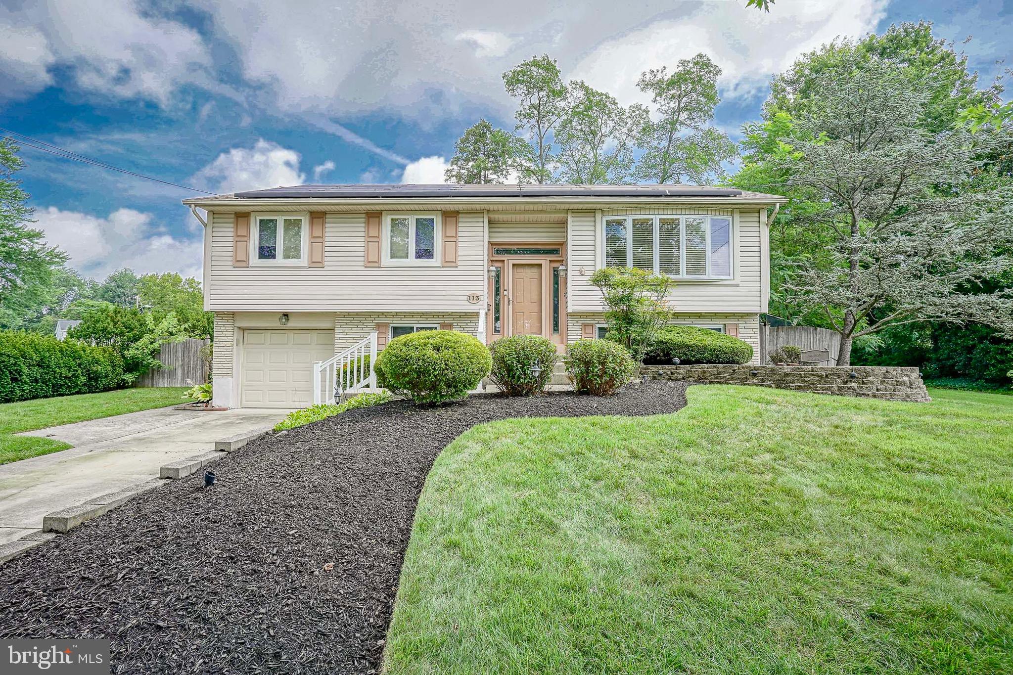 113 SHERBROOK BOULEVARD