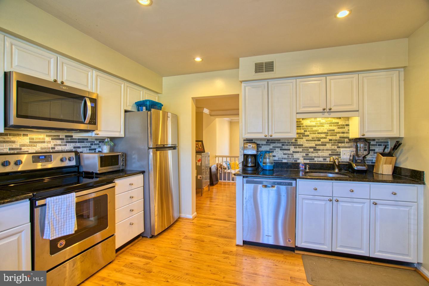 KINGSTOWNE - Residential Lease