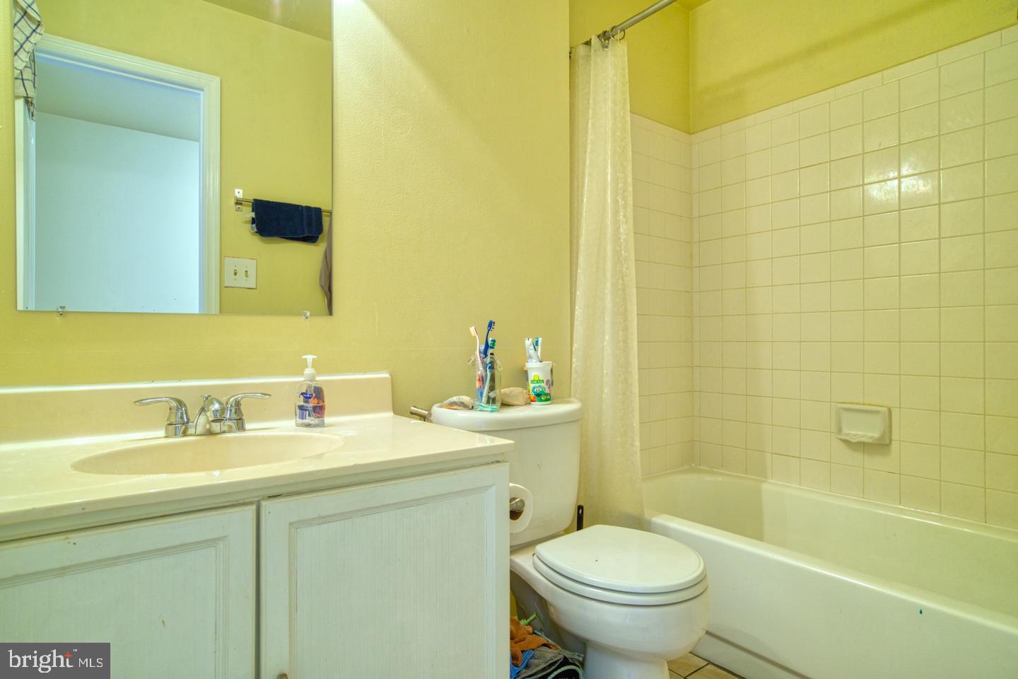 KINGSTOWNE - Residential Lease