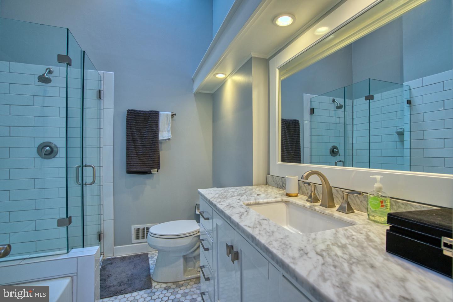 KINGSTOWNE - Residential Lease