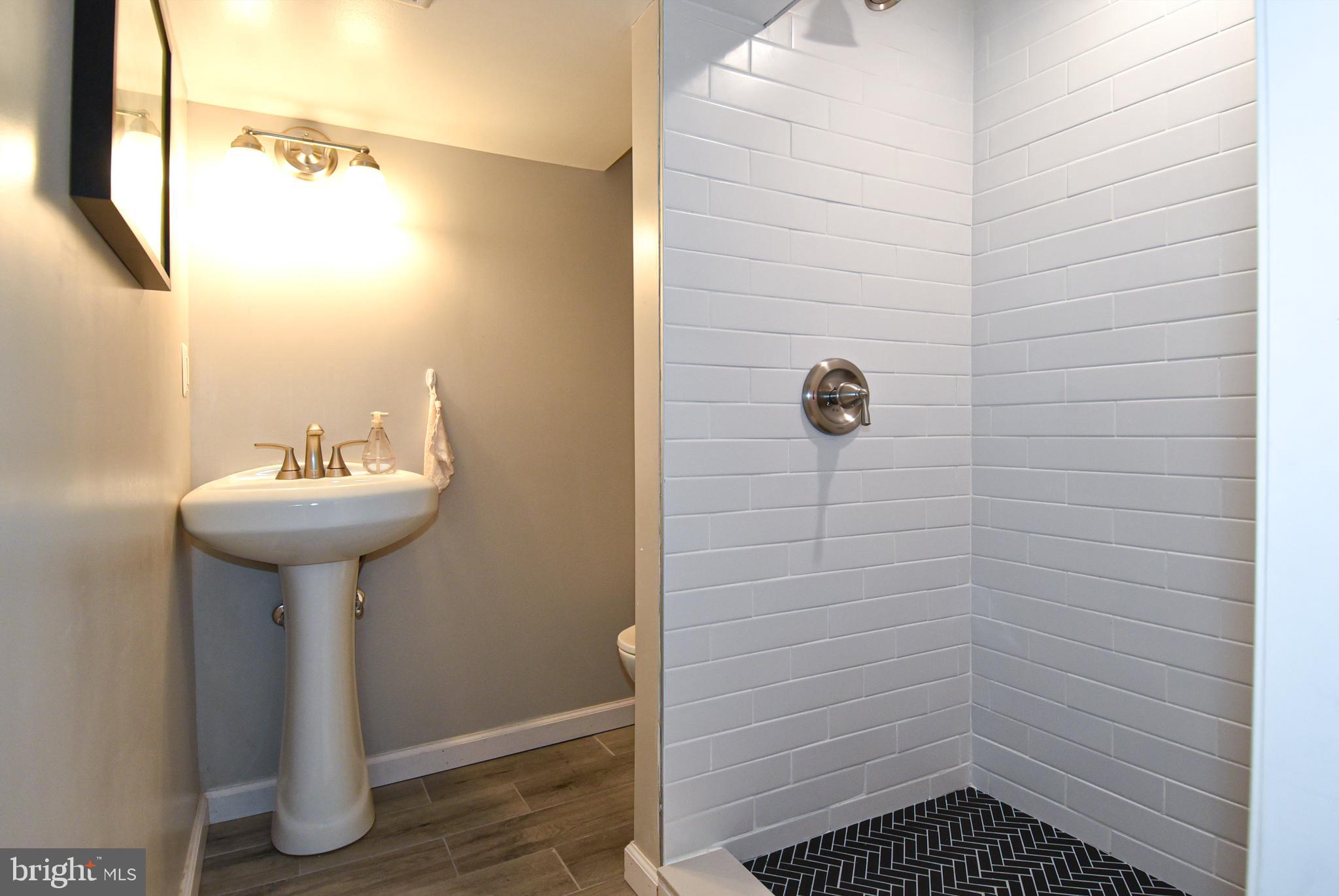 DUKE GARDENS - Residential Lease