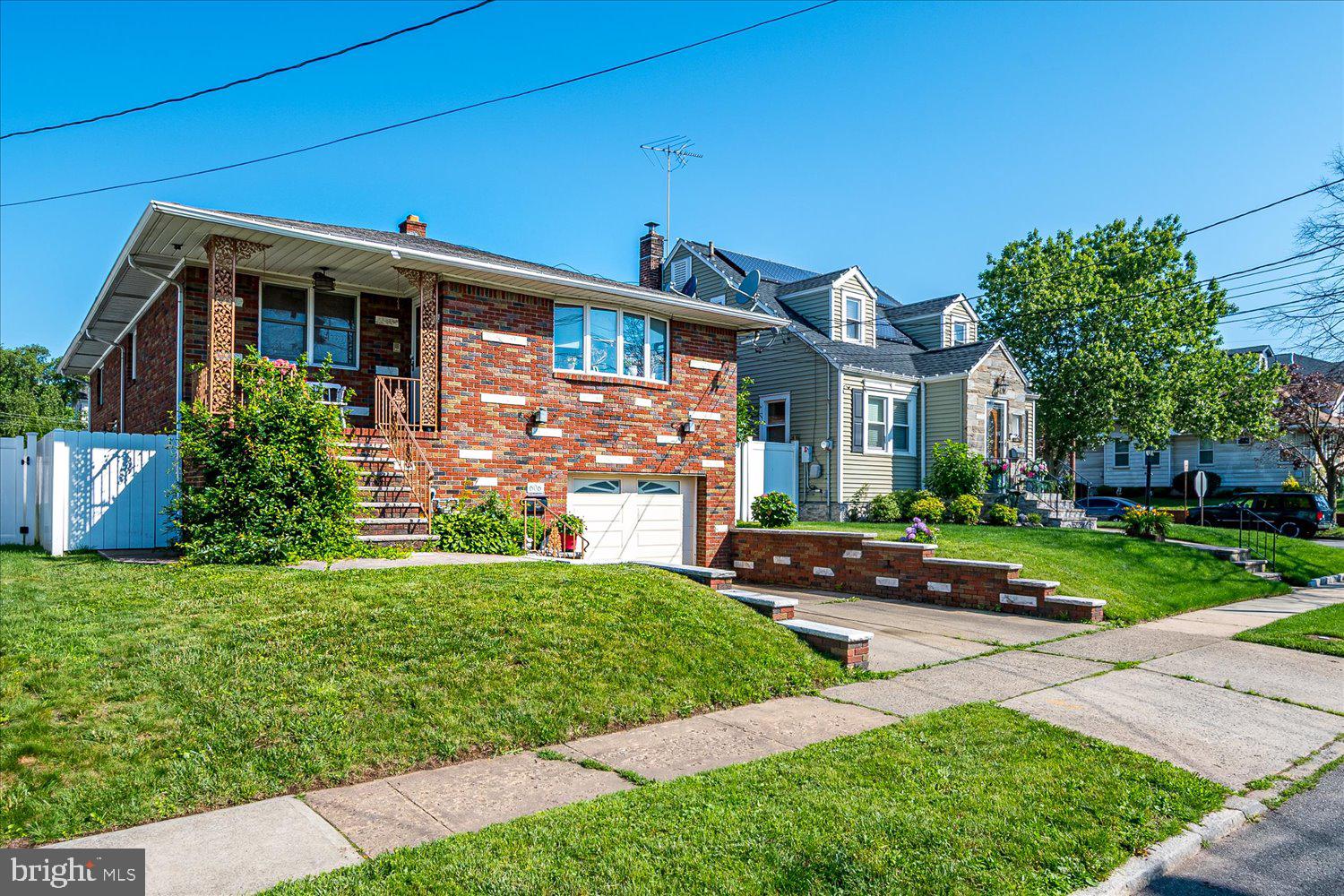 606 KNOPF STREET