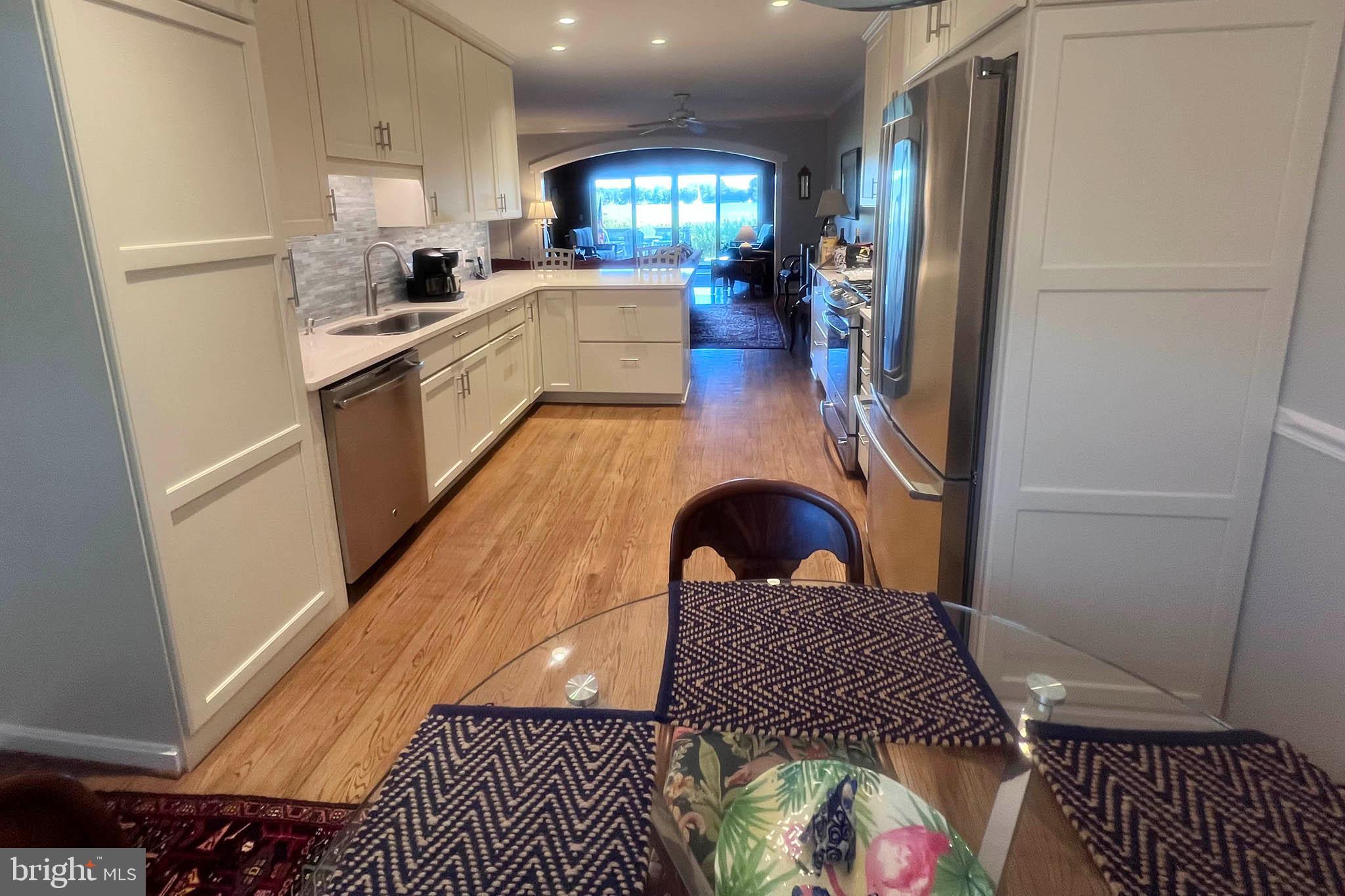 320 PERRY CABIN