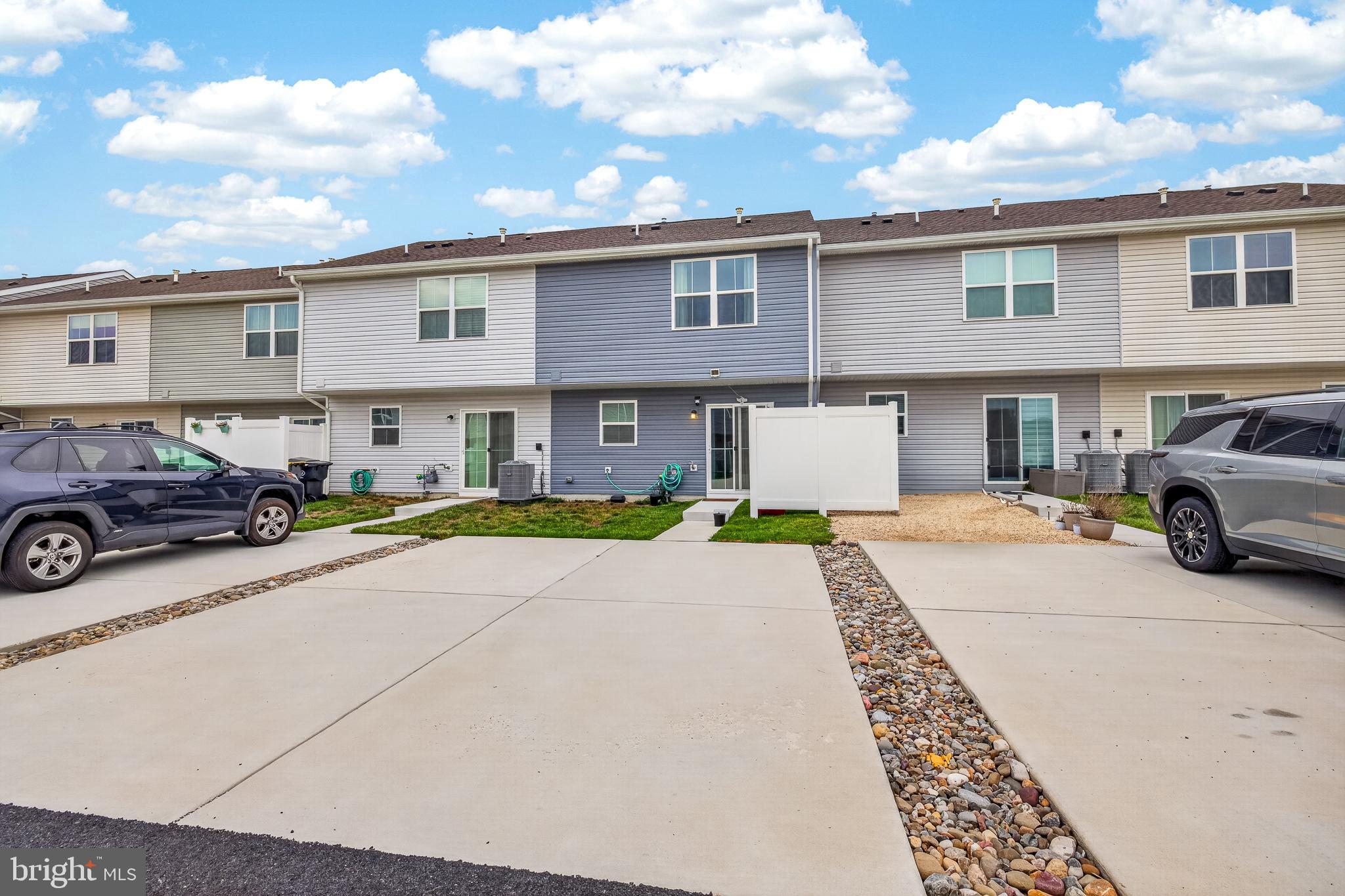 10529 PRICE DRIVE