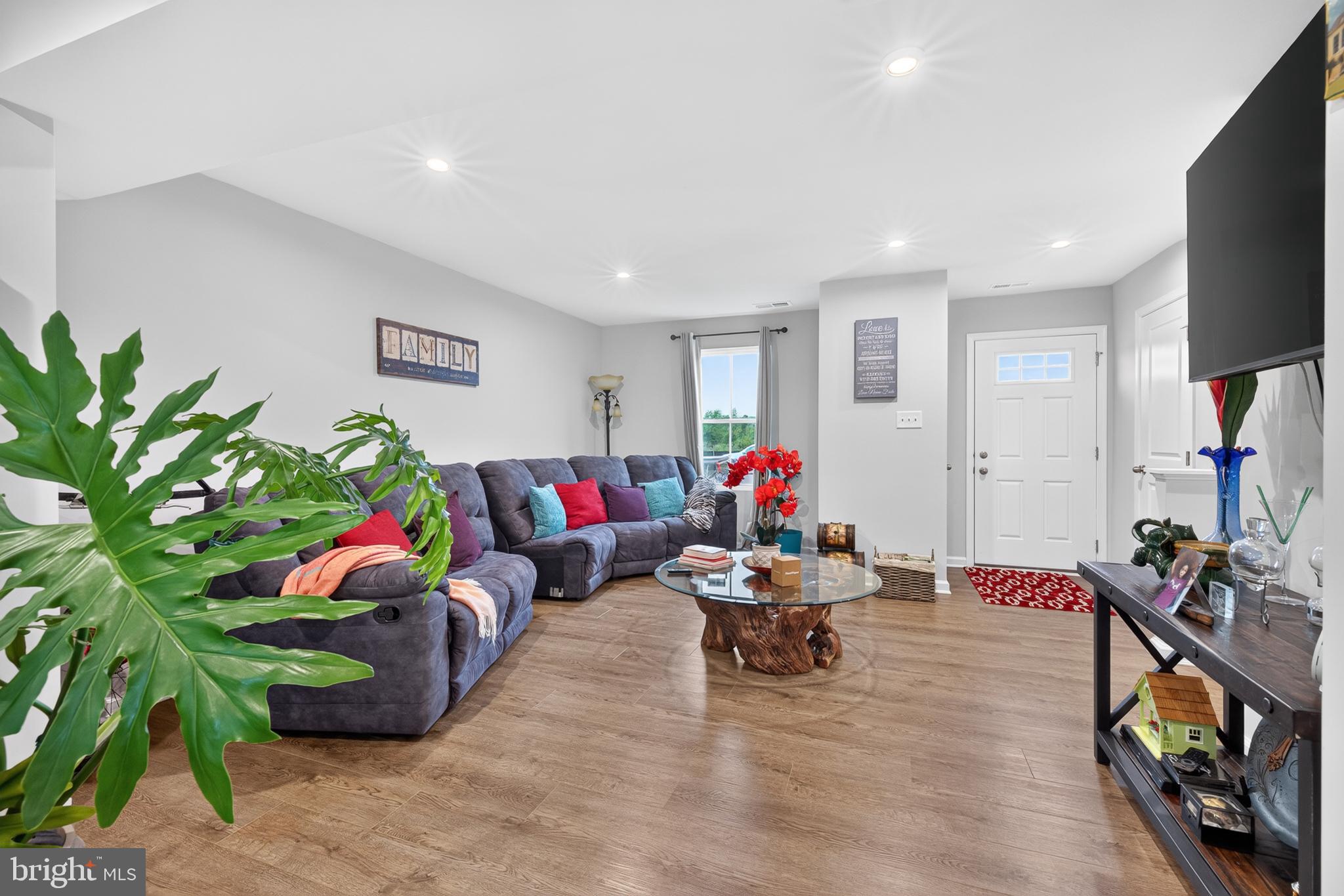 10529 PRICE DRIVE