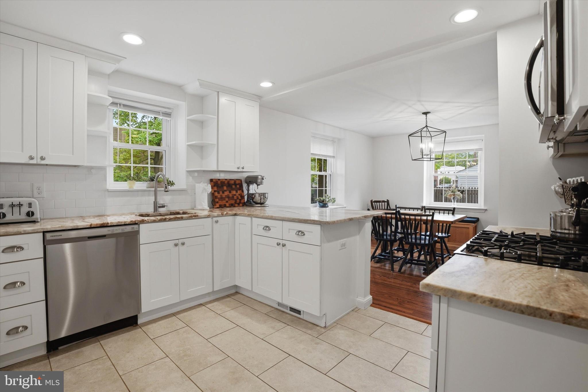 SPRINGFIELD CHASE - Residential