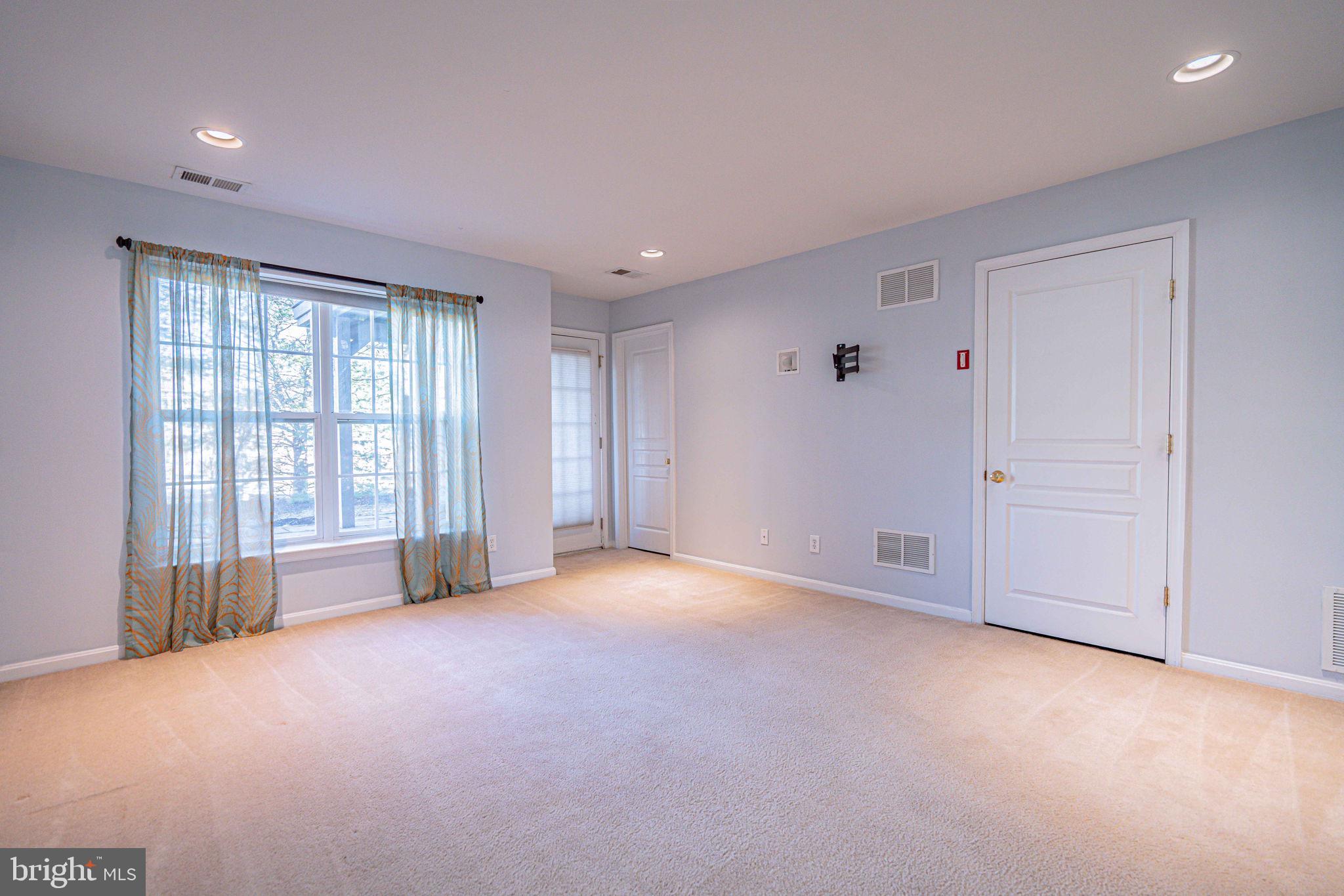 VISTAS AT GREEN HILL - Residential