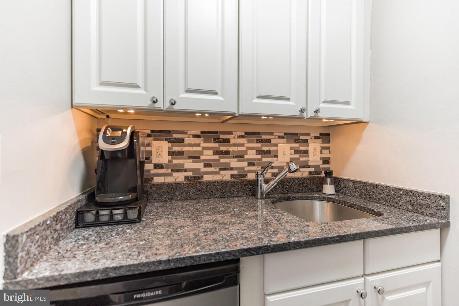 WASHINGTON SQ WEST - Residential