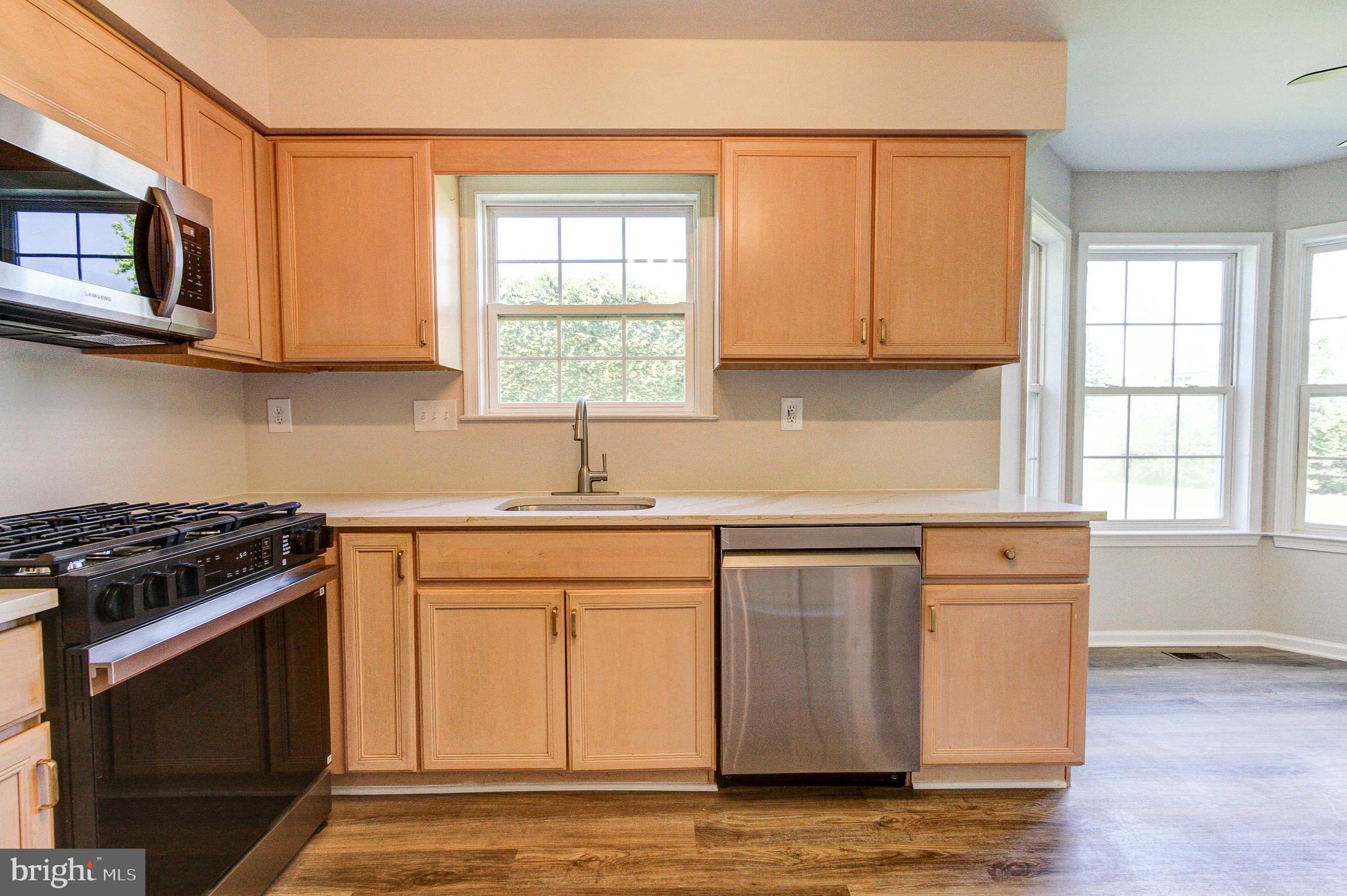 533 ROLLING GLEN DRIVE