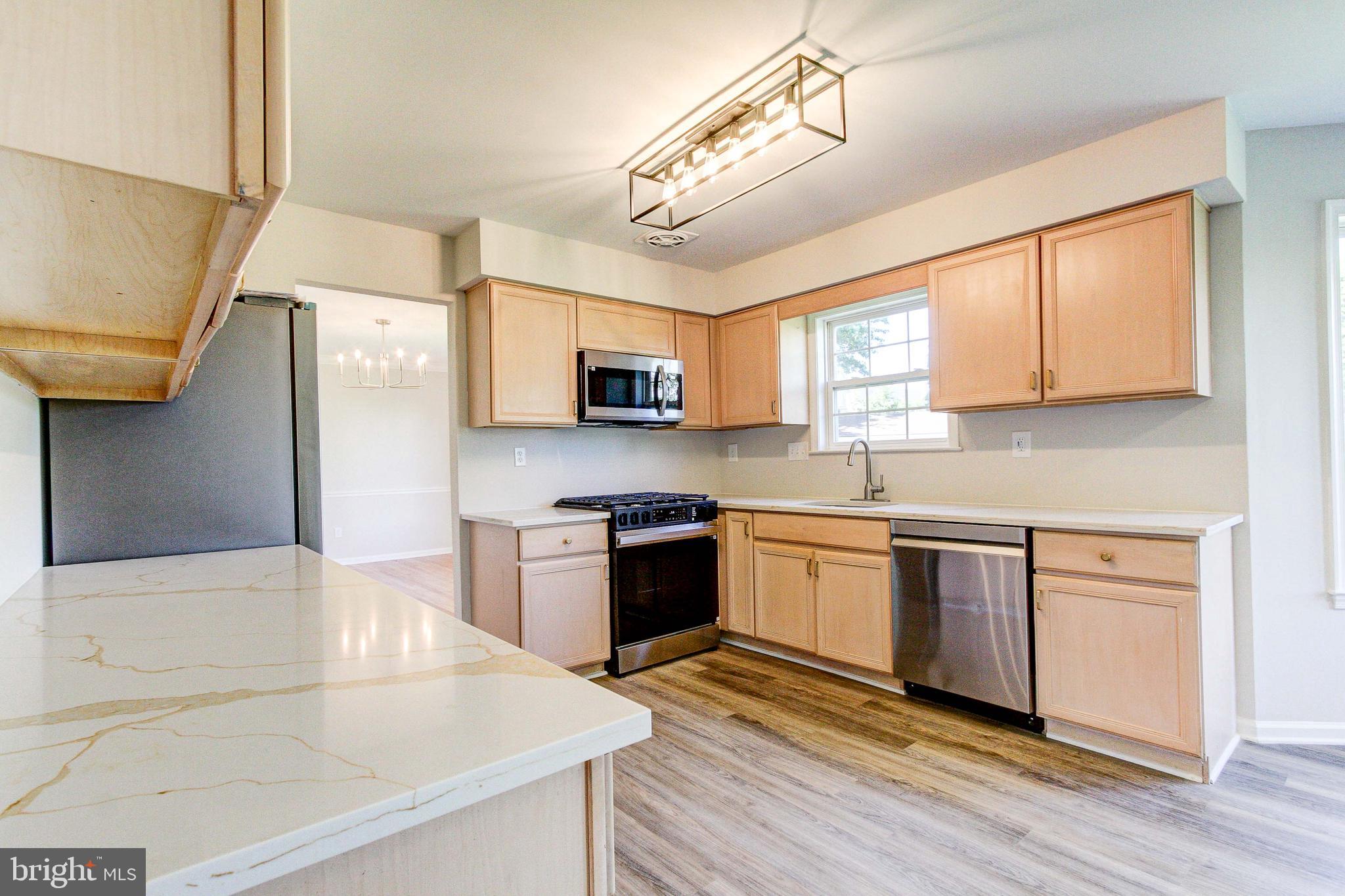 533 ROLLING GLEN DRIVE