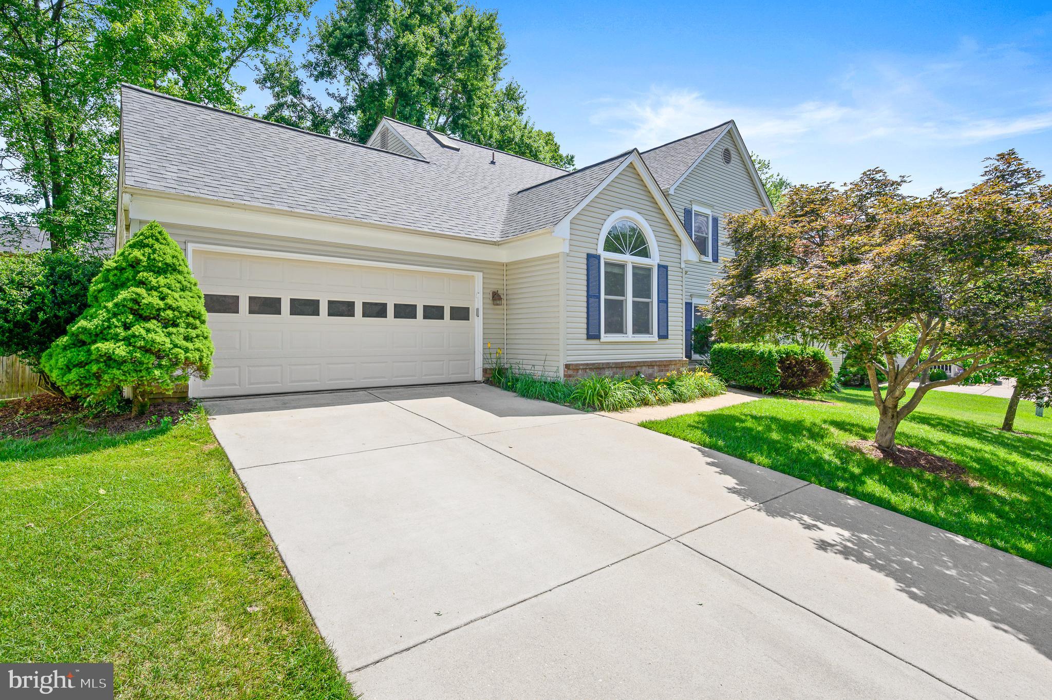5261 DUNLEIGH DRIVE