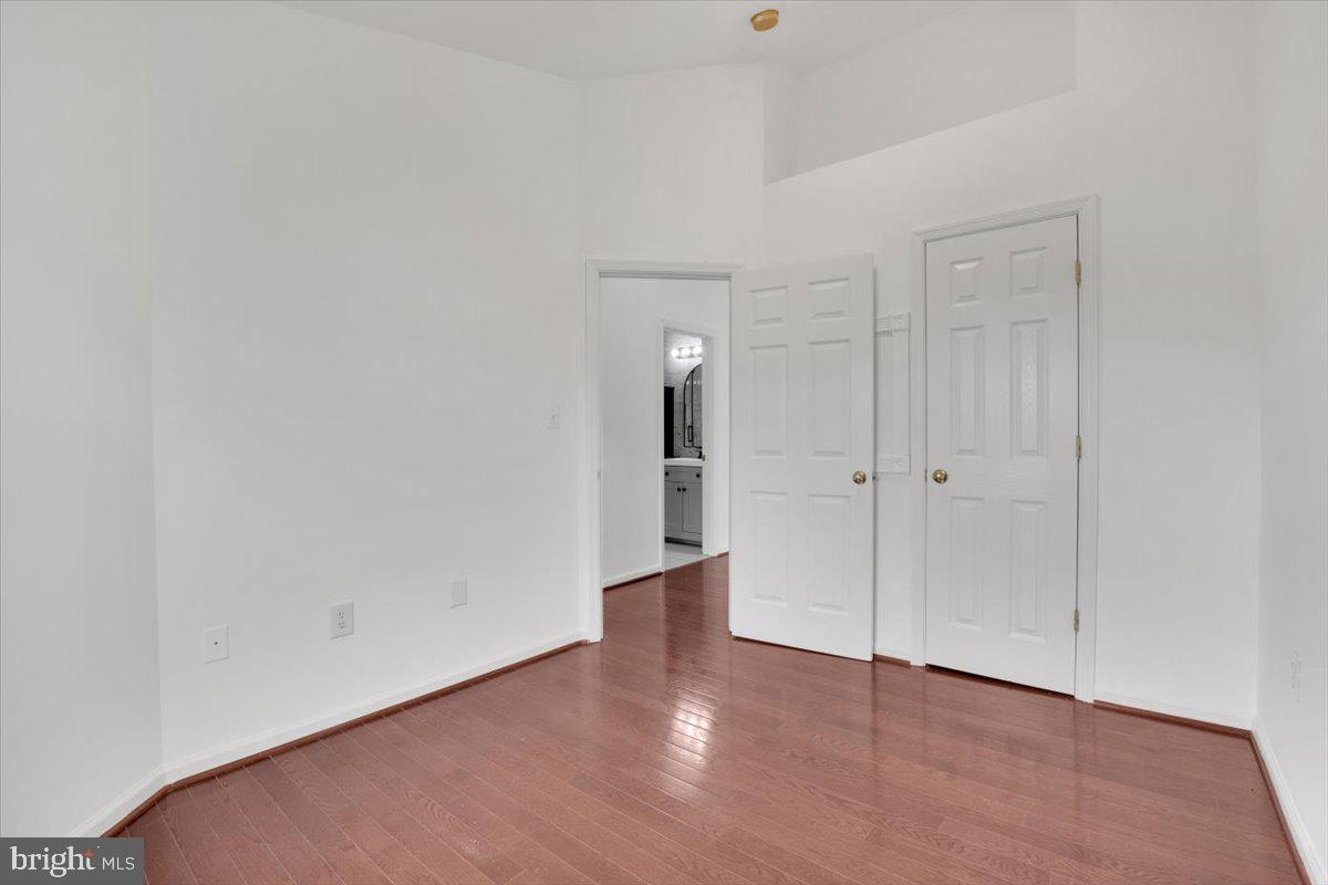 ASHBURN VILLAGE - Residential Lease