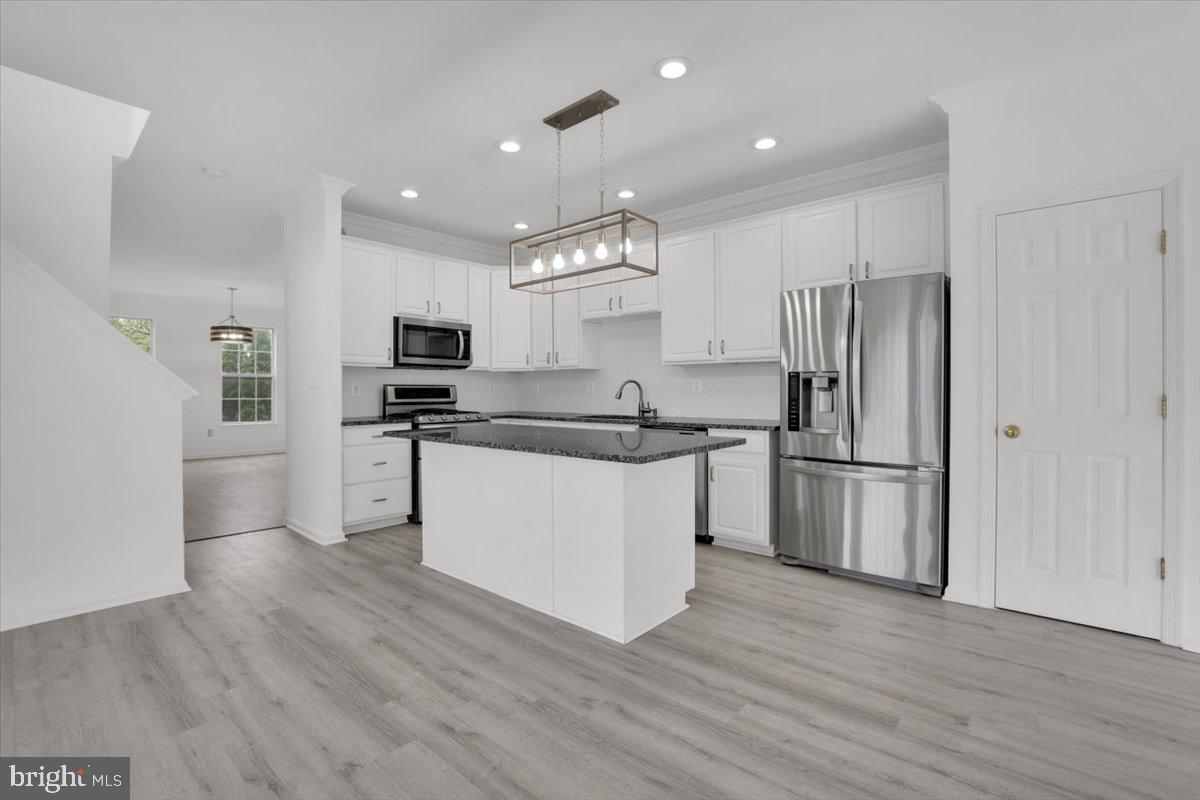 ASHBURN VILLAGE - Residential Lease