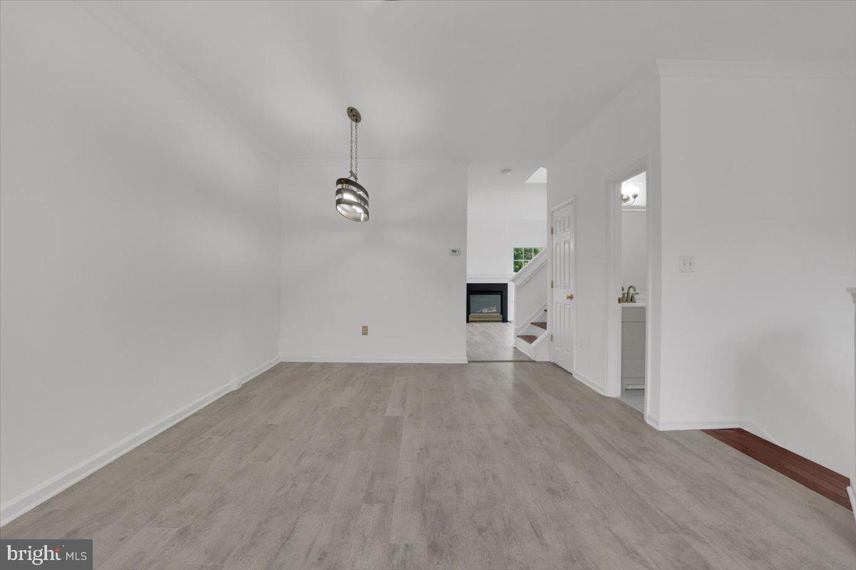 ASHBURN VILLAGE - Residential Lease