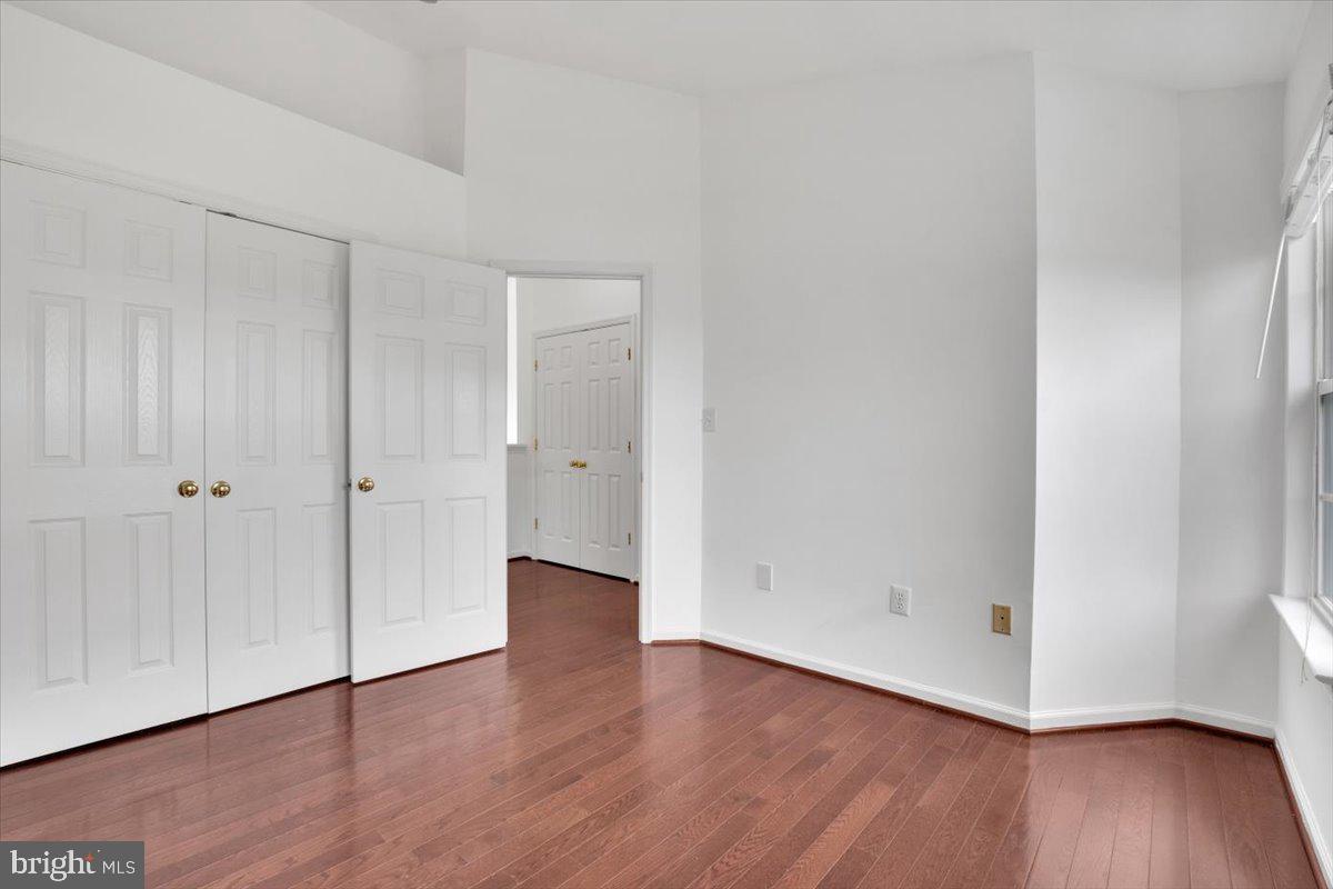 ASHBURN VILLAGE - Residential Lease