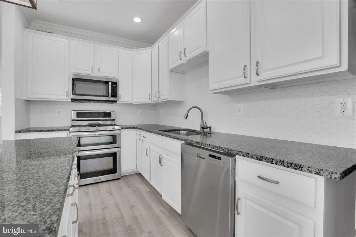 ASHBURN VILLAGE - Residential Lease