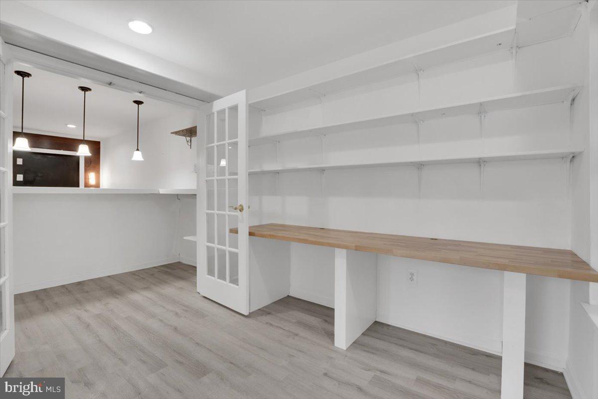 ASHBURN VILLAGE - Residential Lease