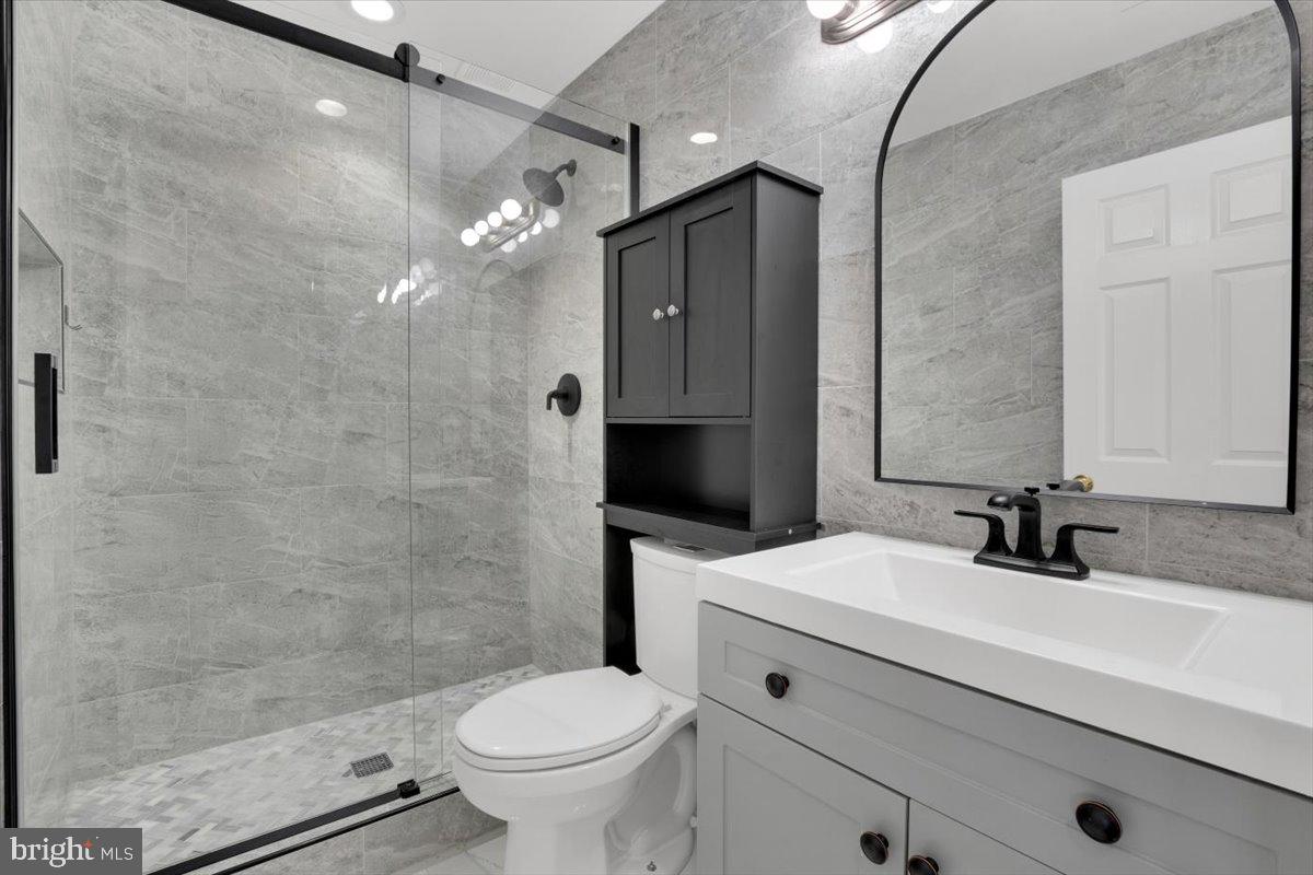 ASHBURN VILLAGE - Residential Lease