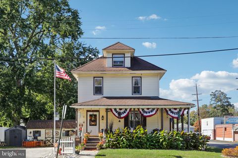 Photo of 2 Creston Avenue, AUDUBON, NJ 08106 (MLS # NJCD2101362)