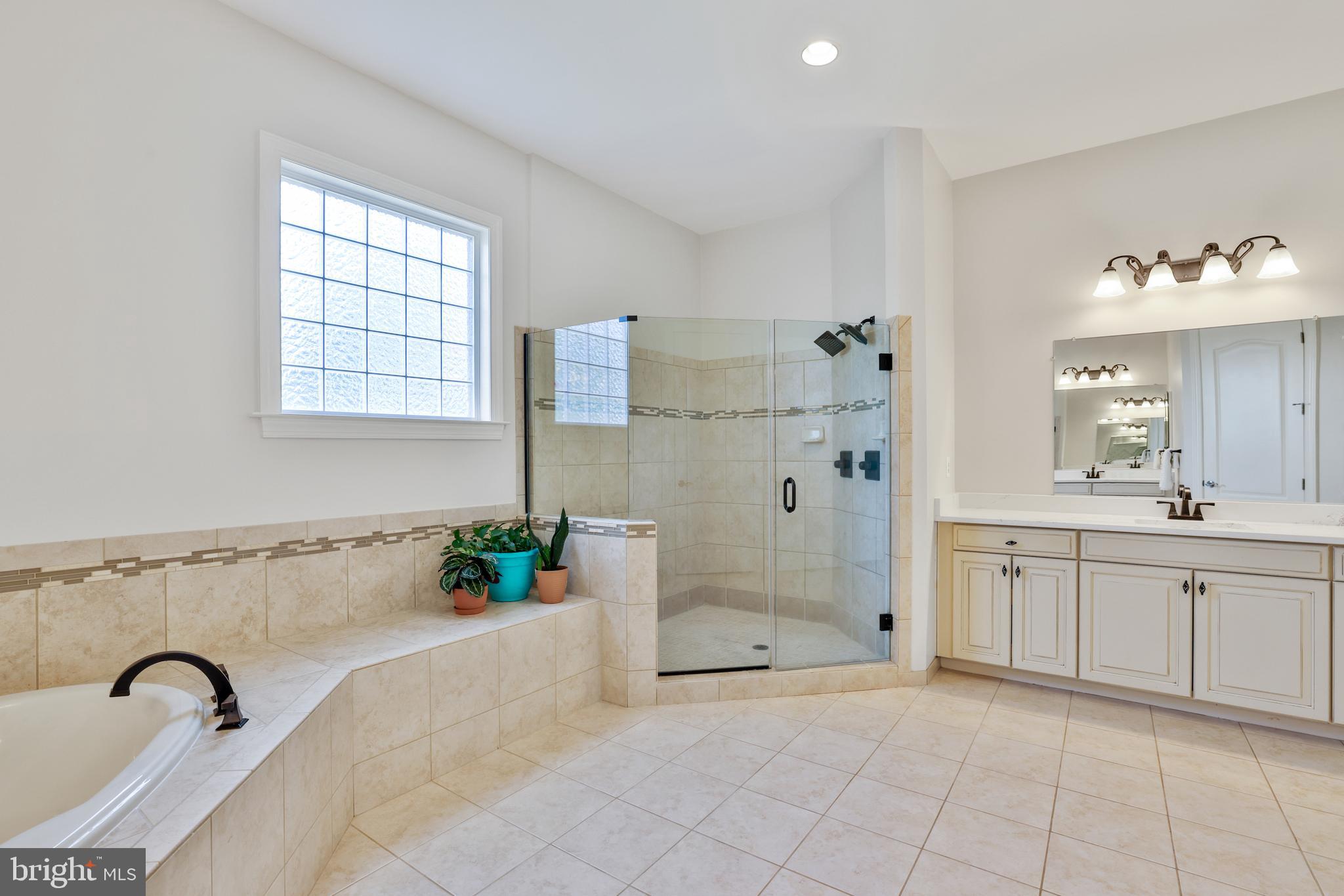 RASPBERRY FALLS - Residential