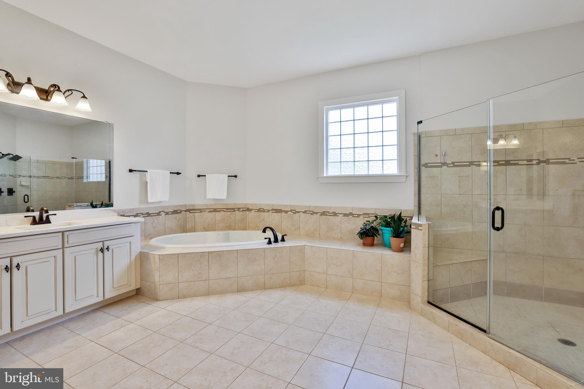 RASPBERRY FALLS - Residential