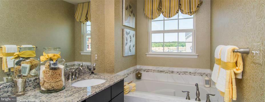 LARGO CRESCENT - Residential