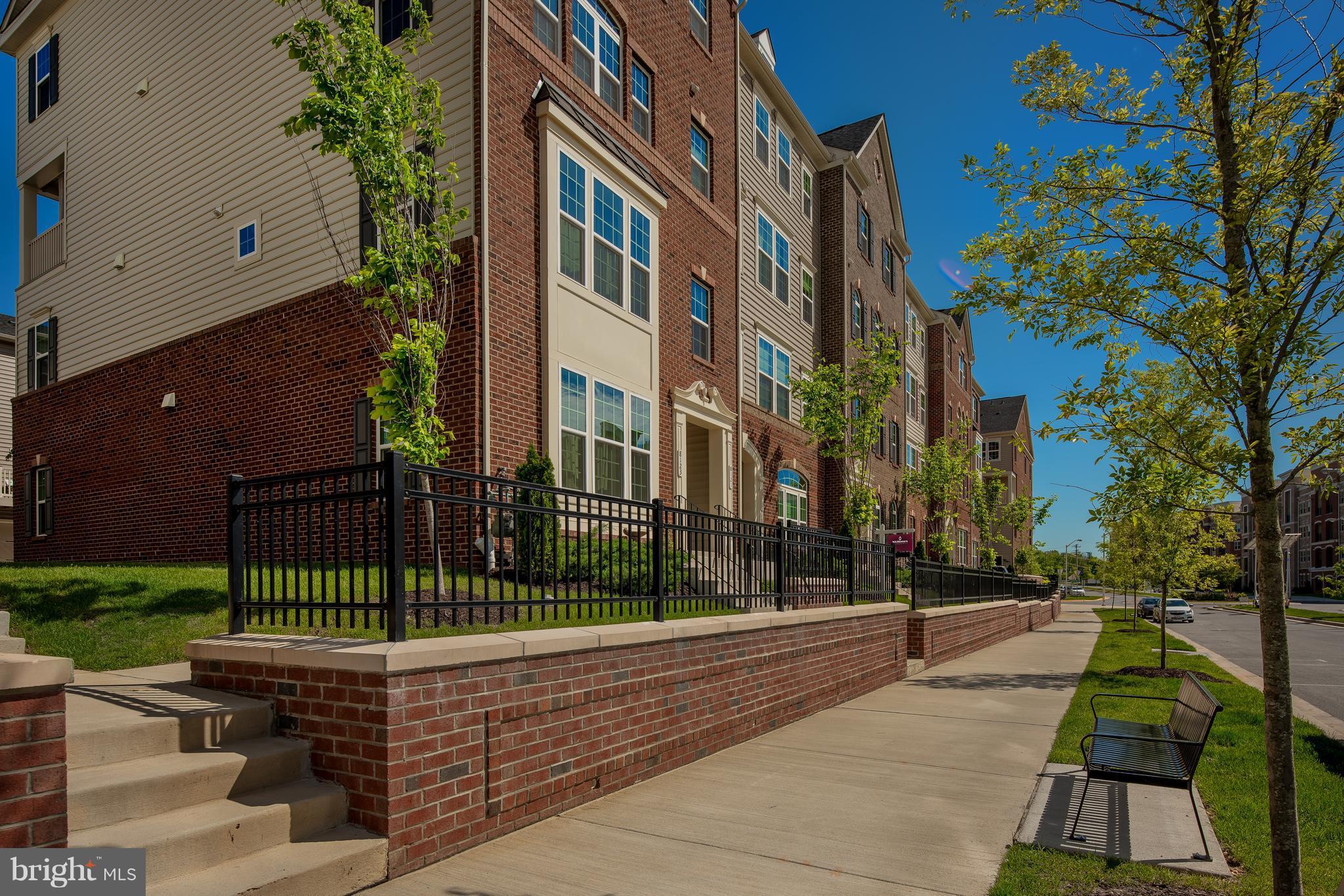 LARGO CRESCENT - Residential