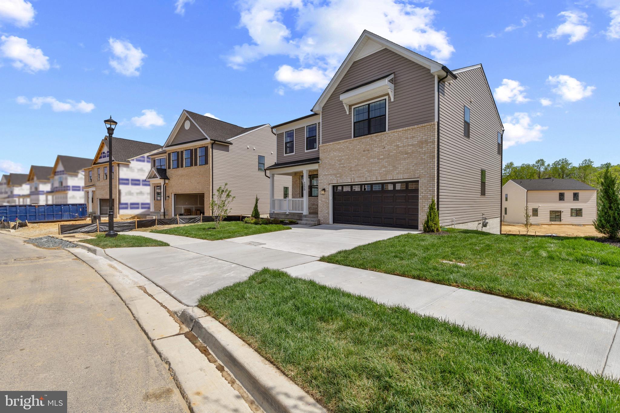 5118 GLISTENING POND WAY