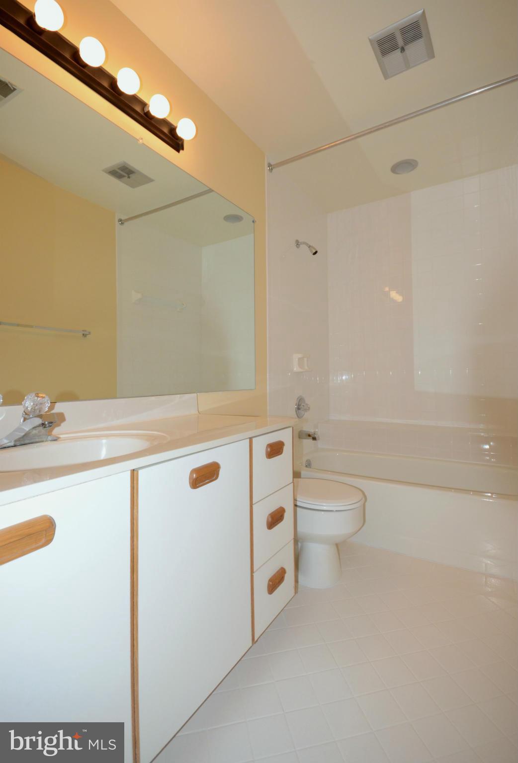 THE FALLS GARDEN - Residential