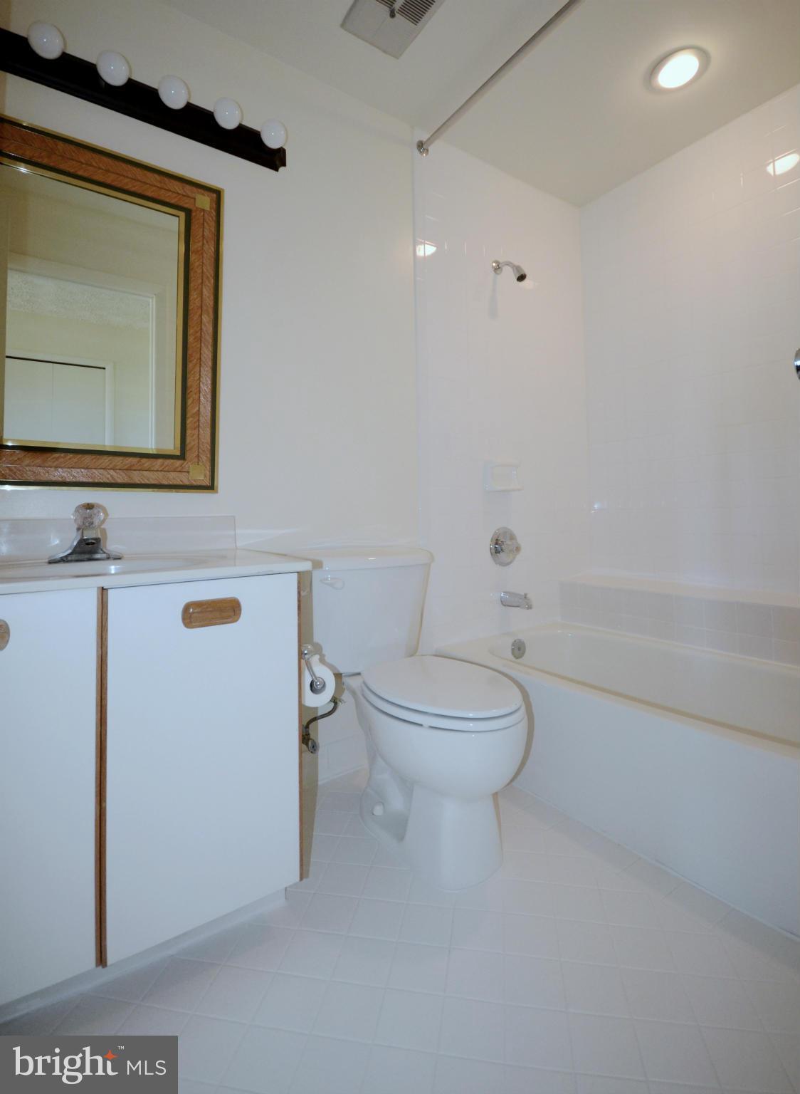 THE FALLS GARDEN - Residential