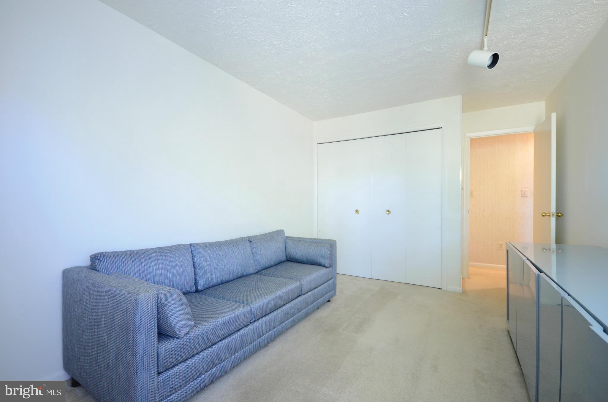 THE FALLS GARDEN - Residential