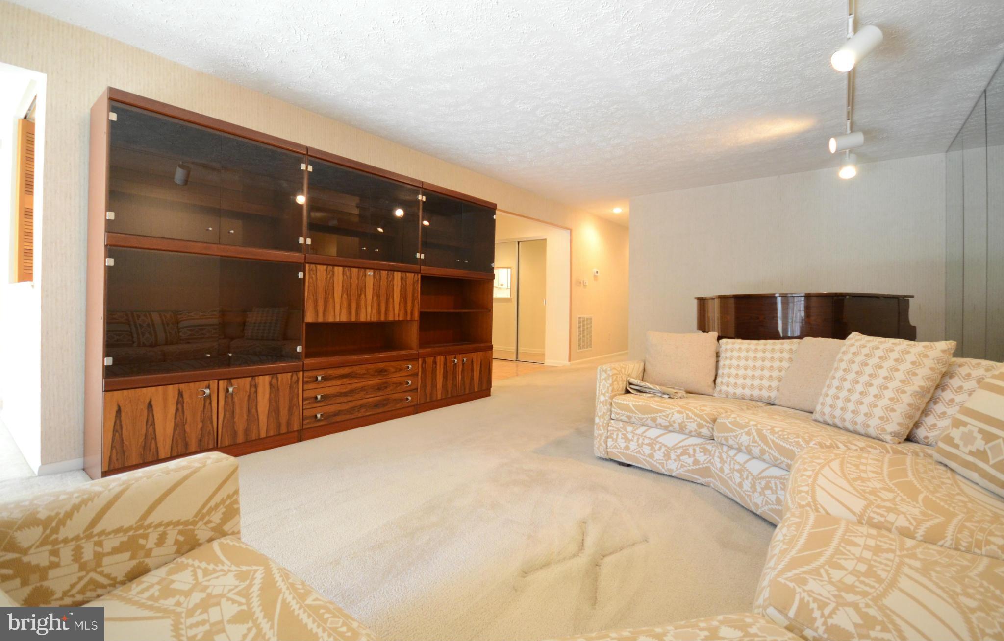 THE FALLS GARDEN - Residential