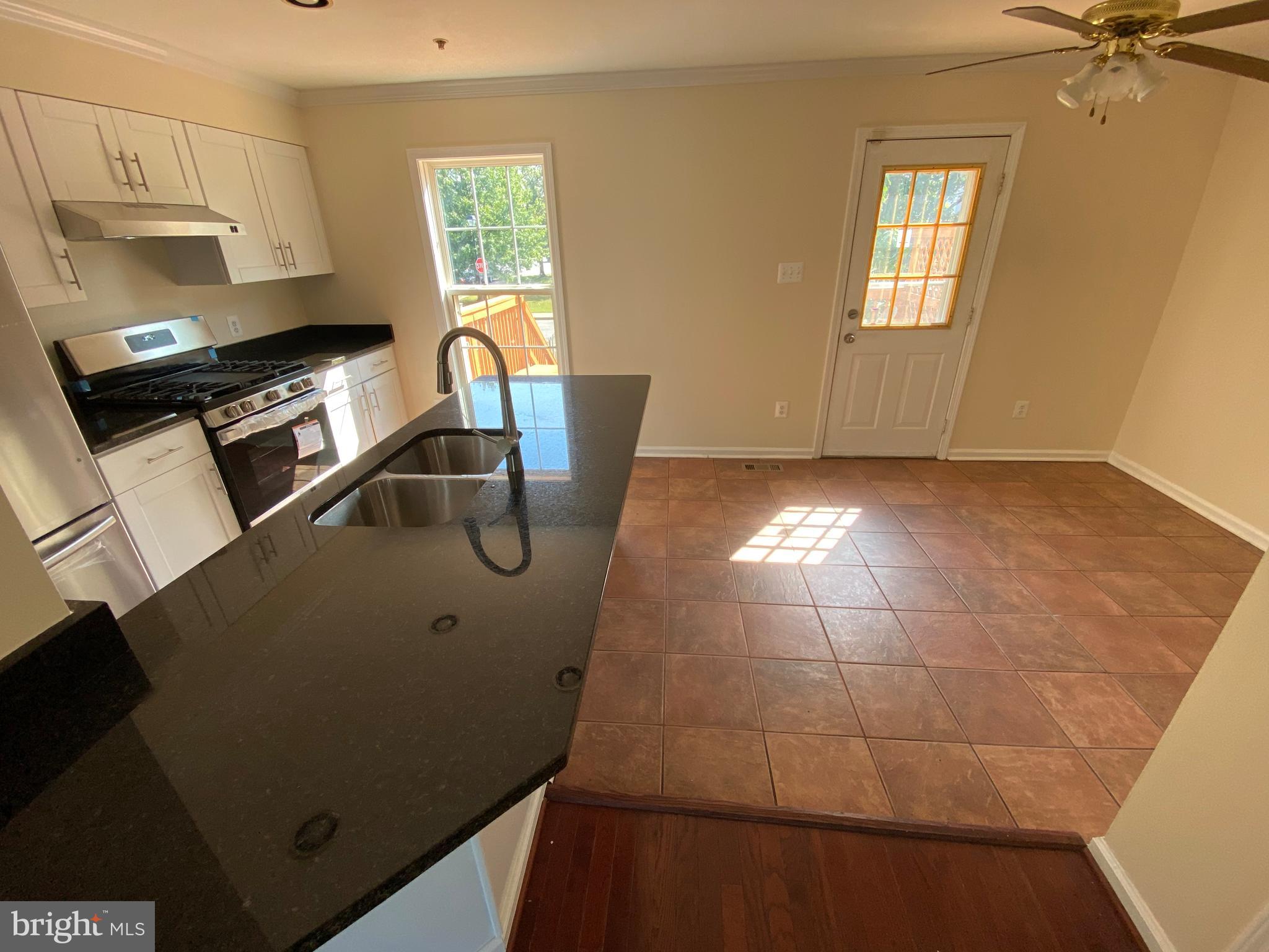 ANNAPOLIS WALK - Residential