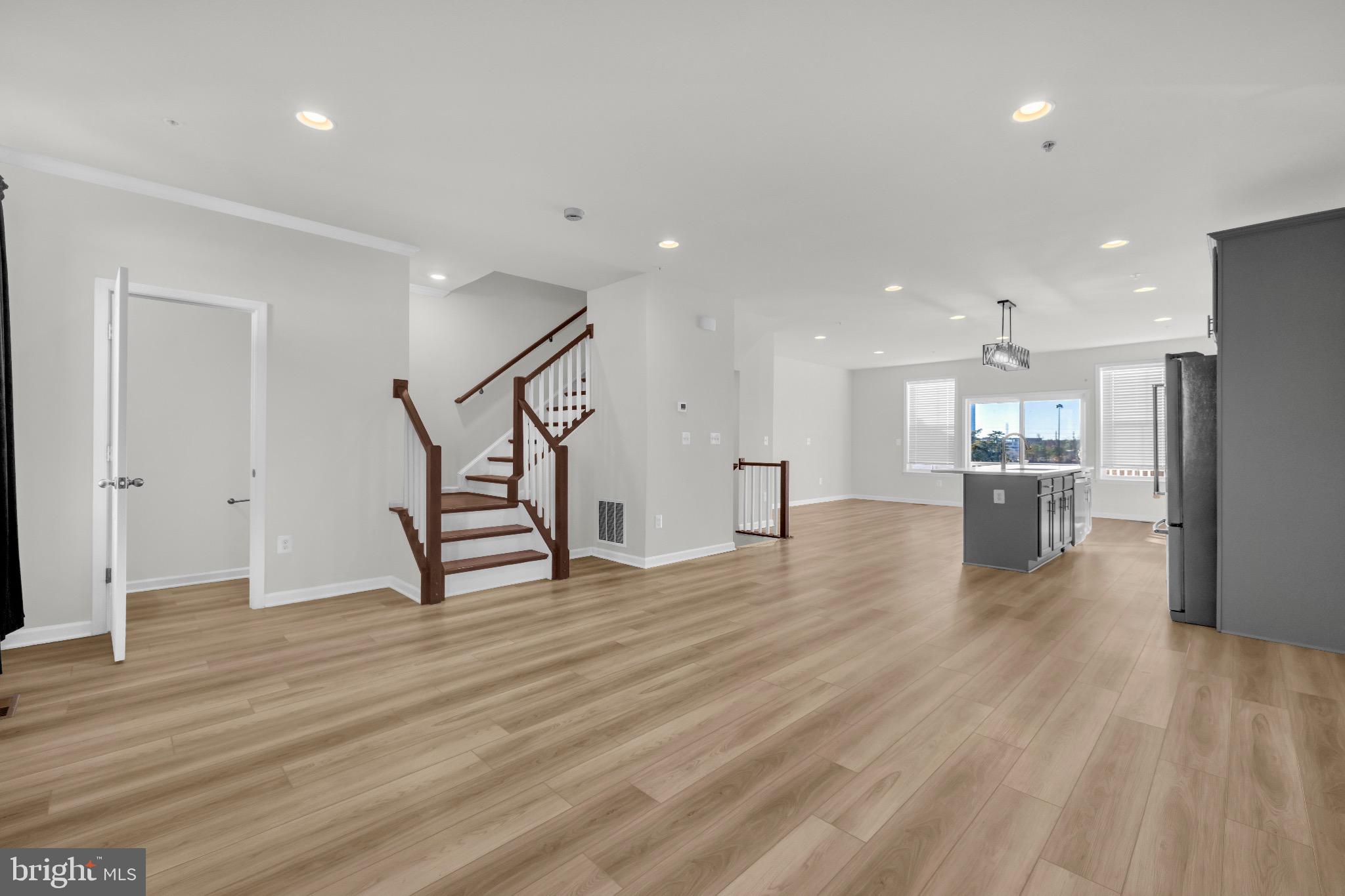 LAUREL OVERLOOK - Residential