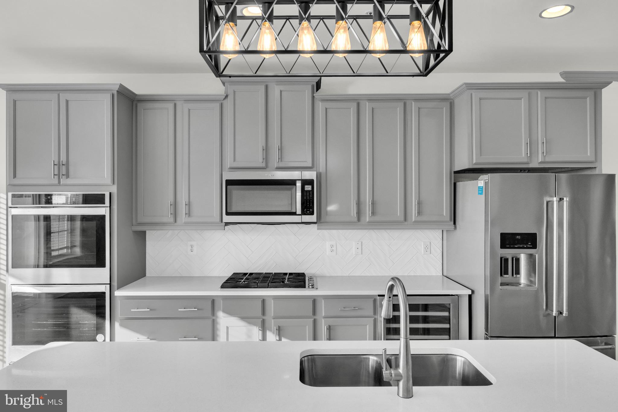 LAUREL OVERLOOK - Residential