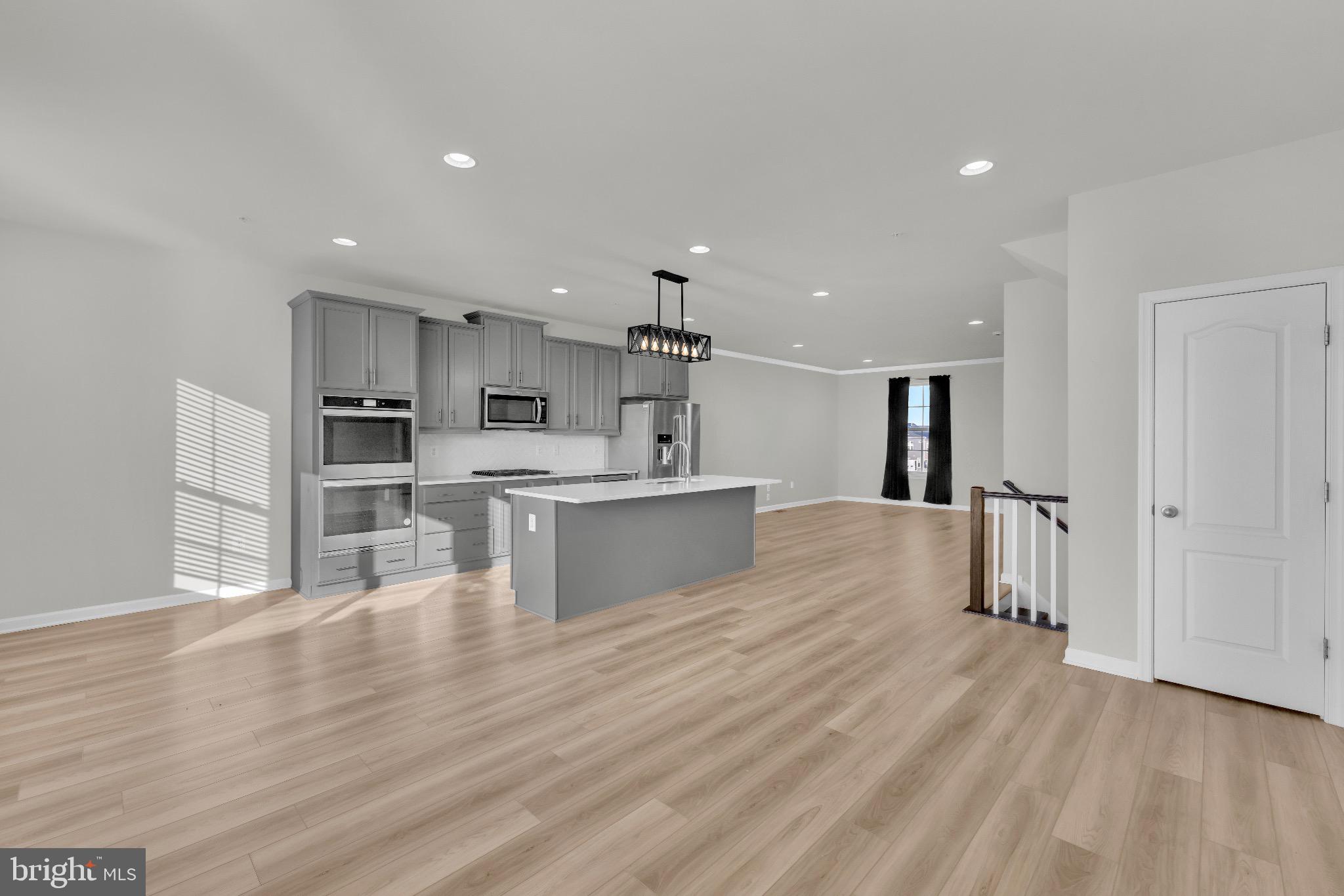 LAUREL OVERLOOK - Residential