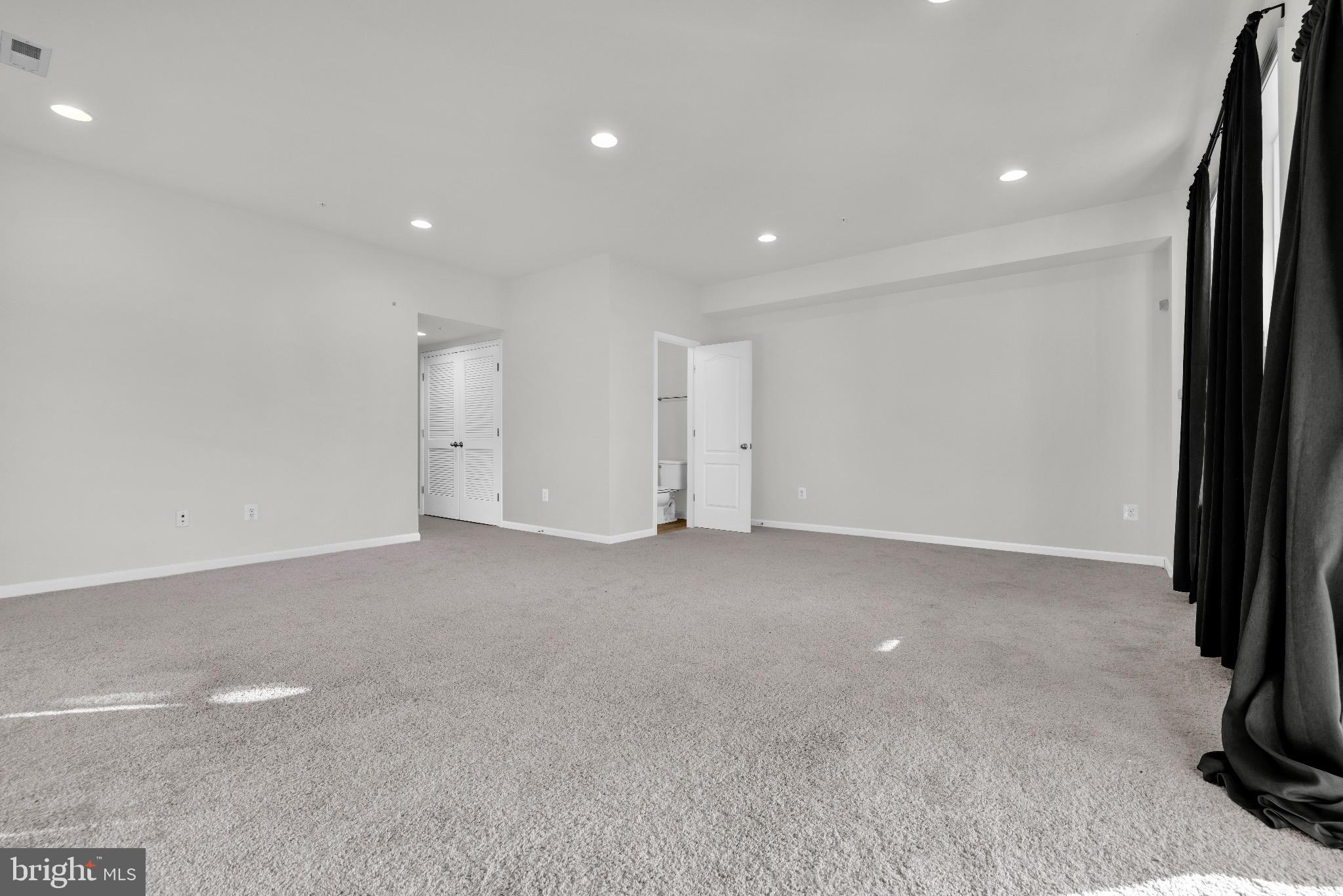 LAUREL OVERLOOK - Residential