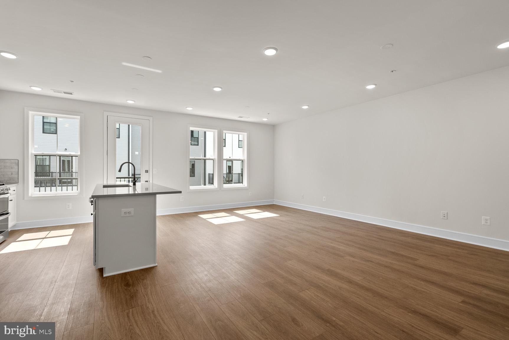 DEMOTT & SILVER - Residential