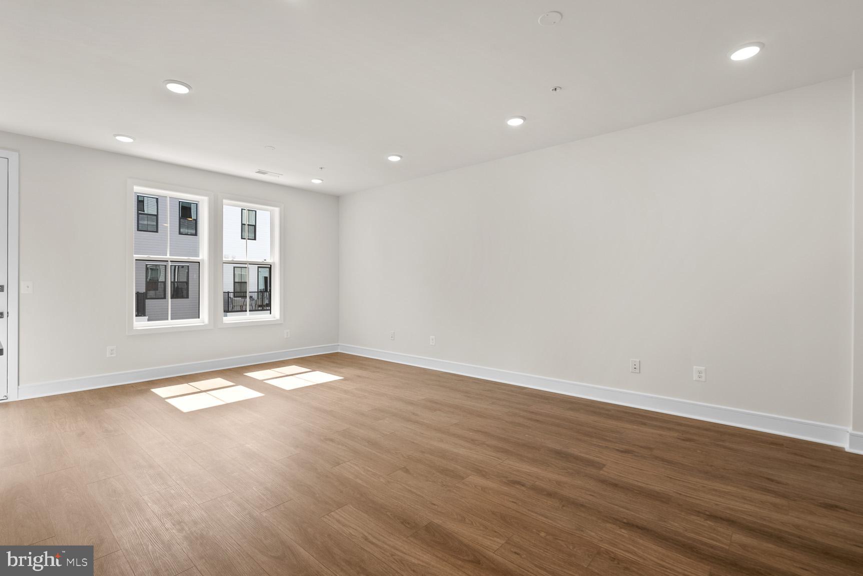 DEMOTT & SILVER - Residential