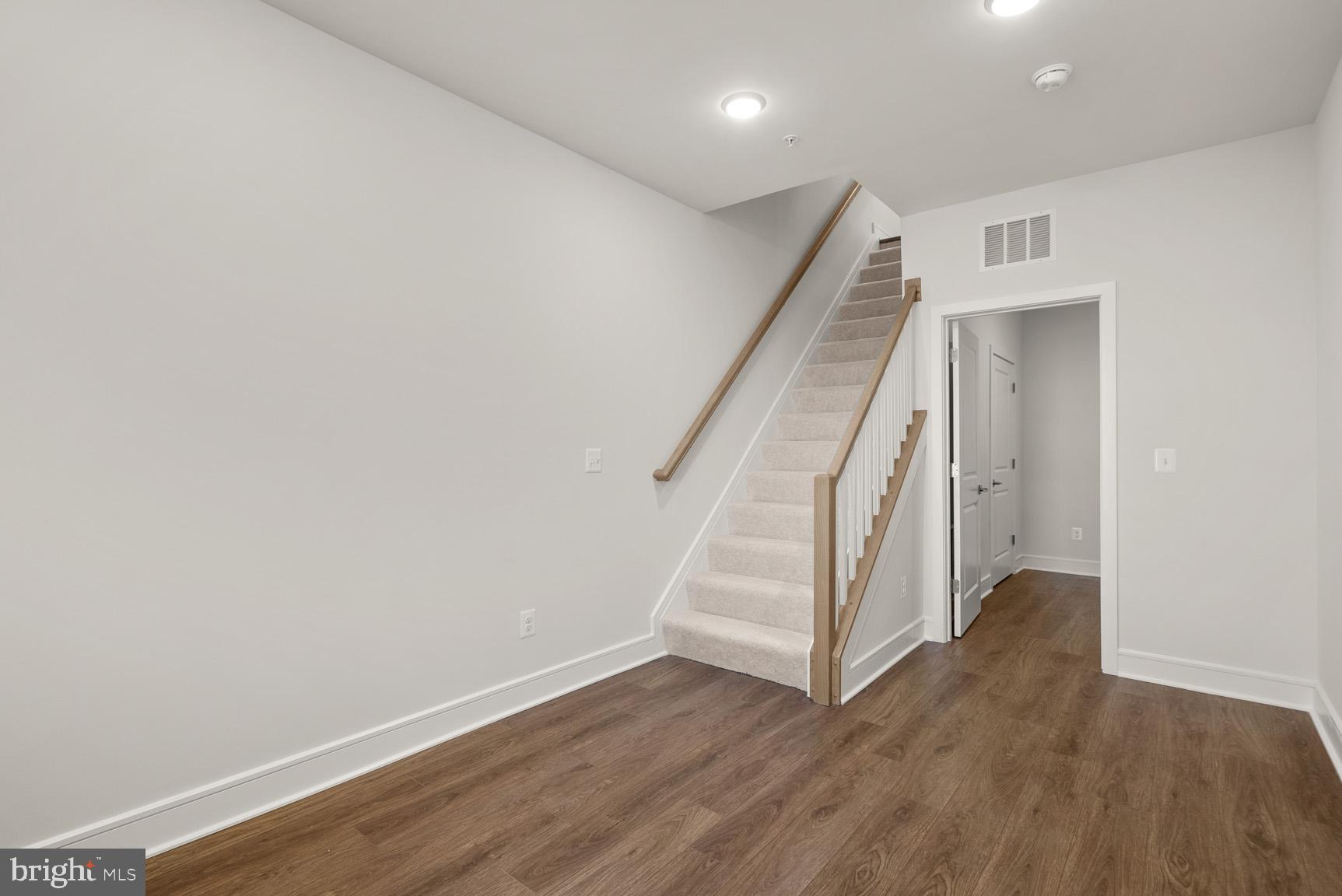 DEMOTT & SILVER - Residential