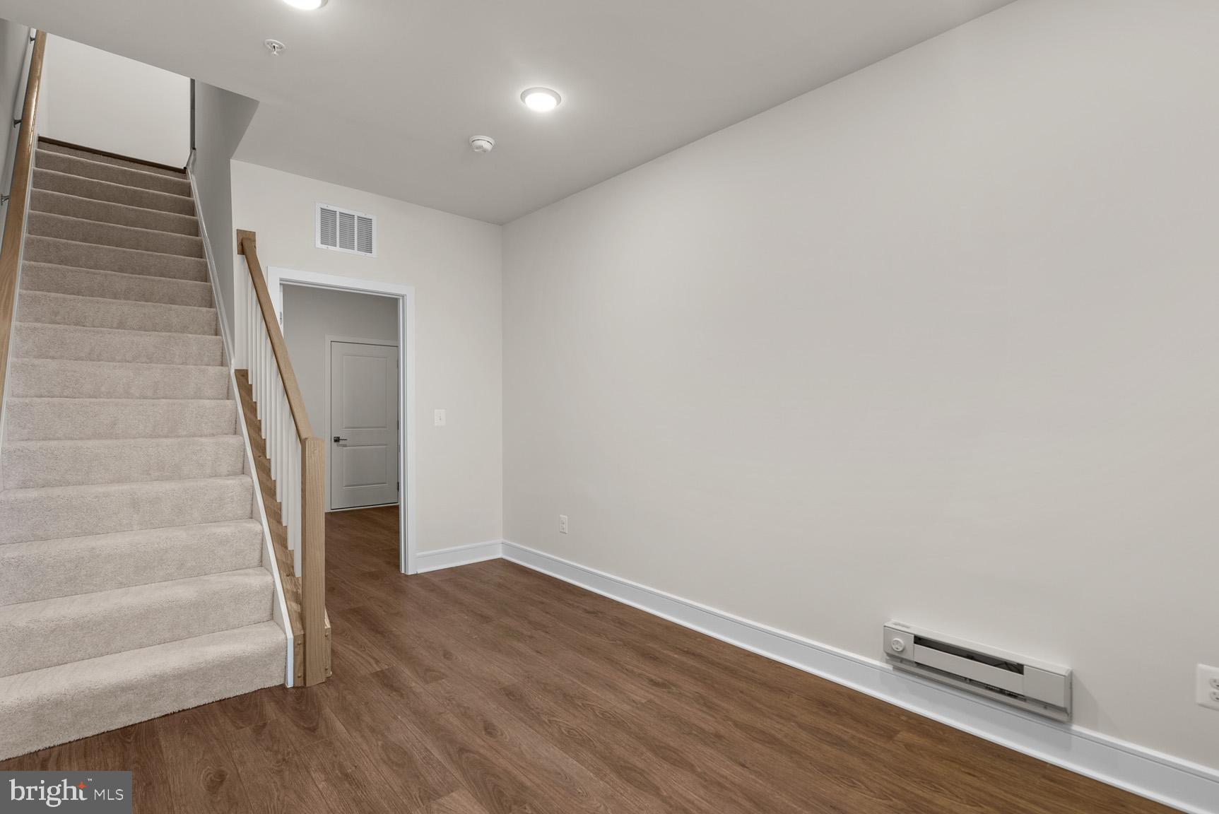 DEMOTT & SILVER - Residential