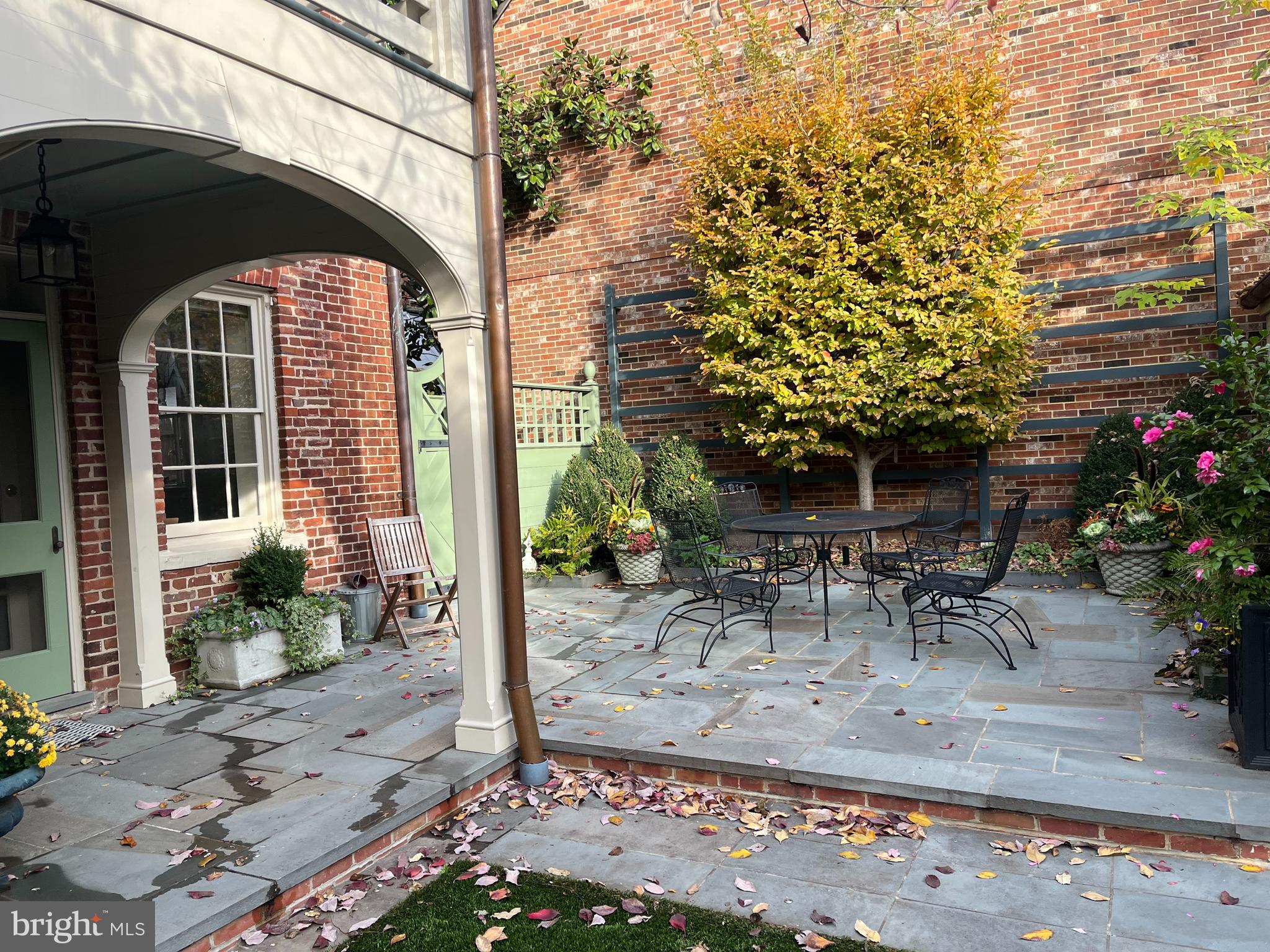 OLD TOWN ALEXANDRIA - Residential Lease