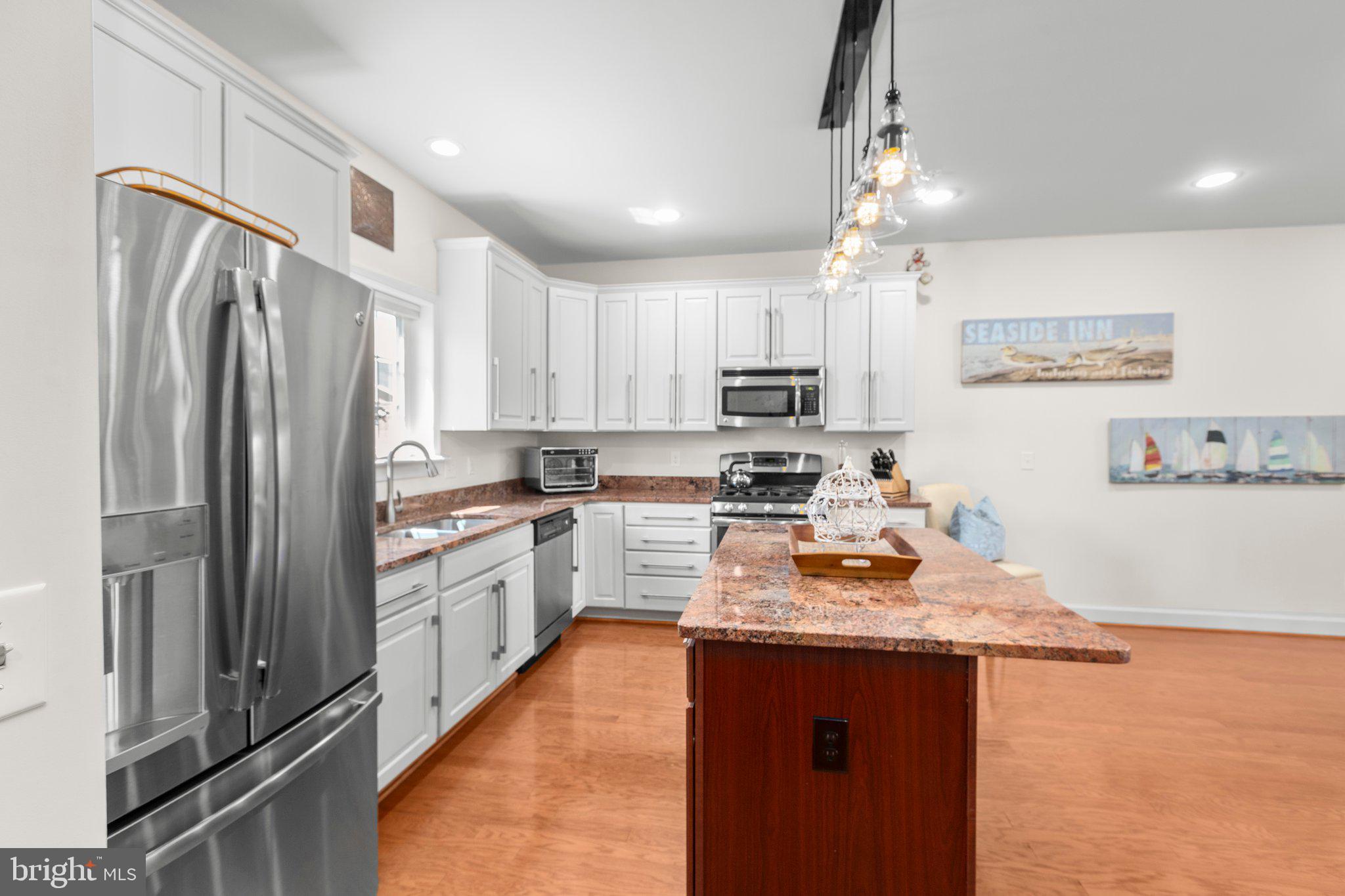 MARINA LANDING CONDOMINI - Residential