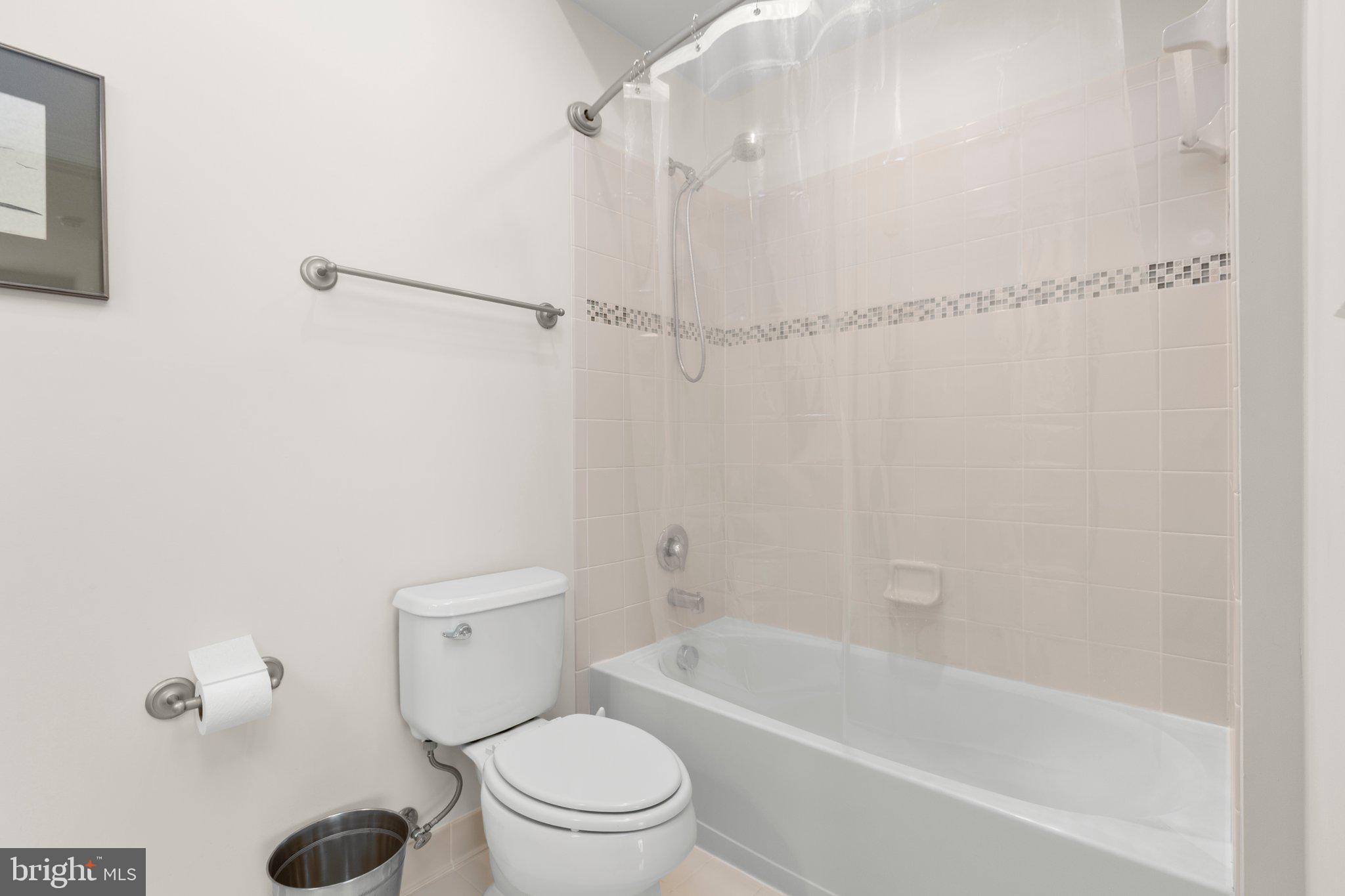 MARINA LANDING CONDOMINI - Residential