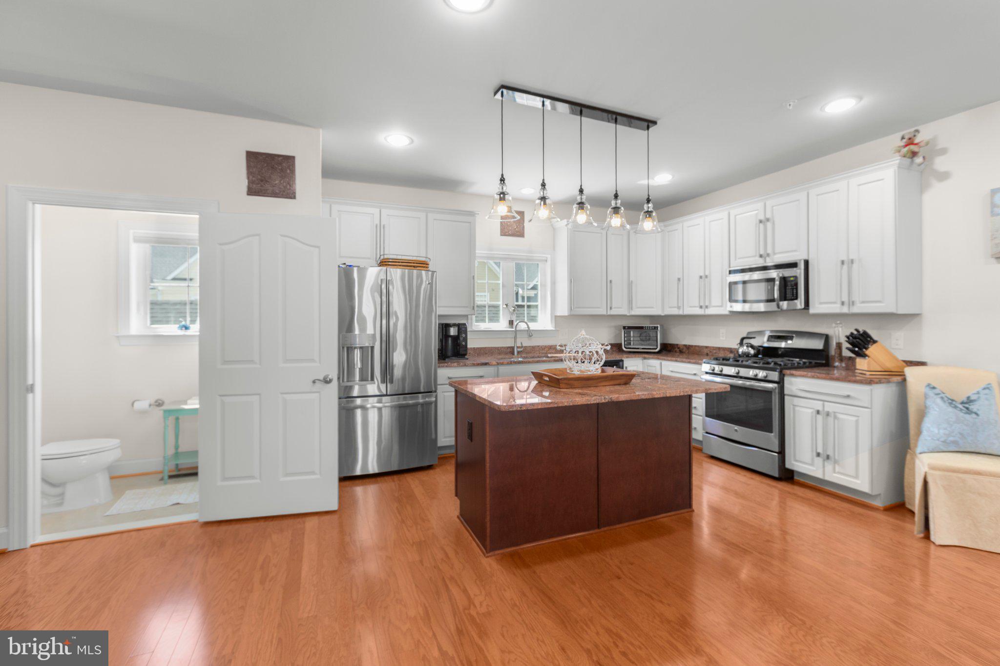 MARINA LANDING CONDOMINI - Residential