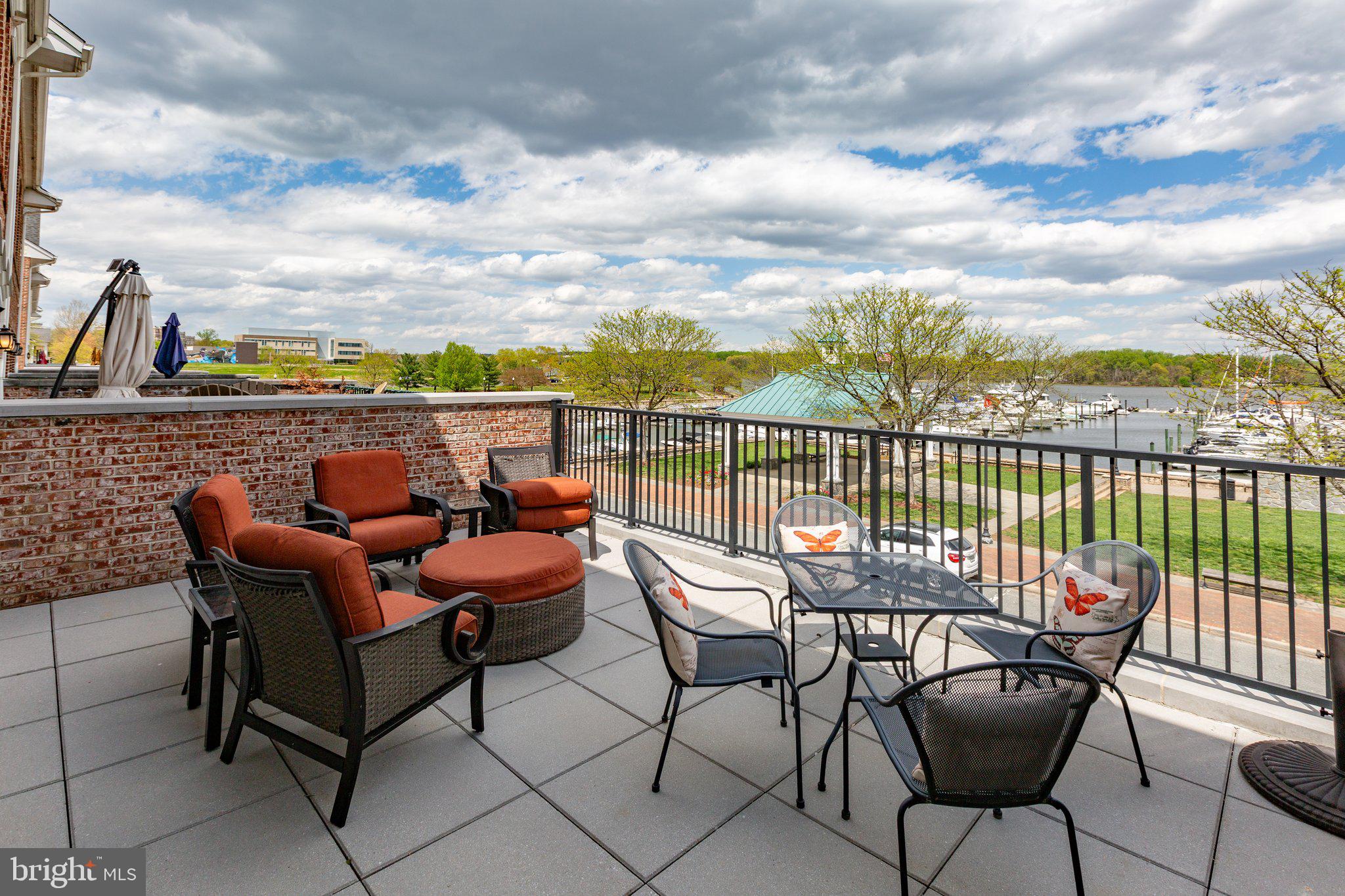 MARINA LANDING CONDOMINI - Residential